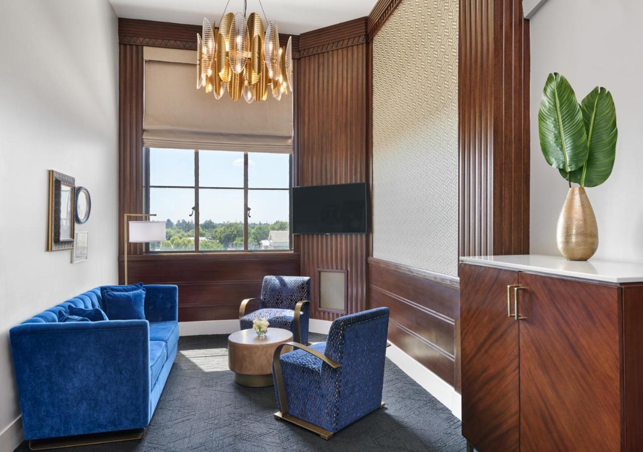 Deluxe Suite - Photo 2