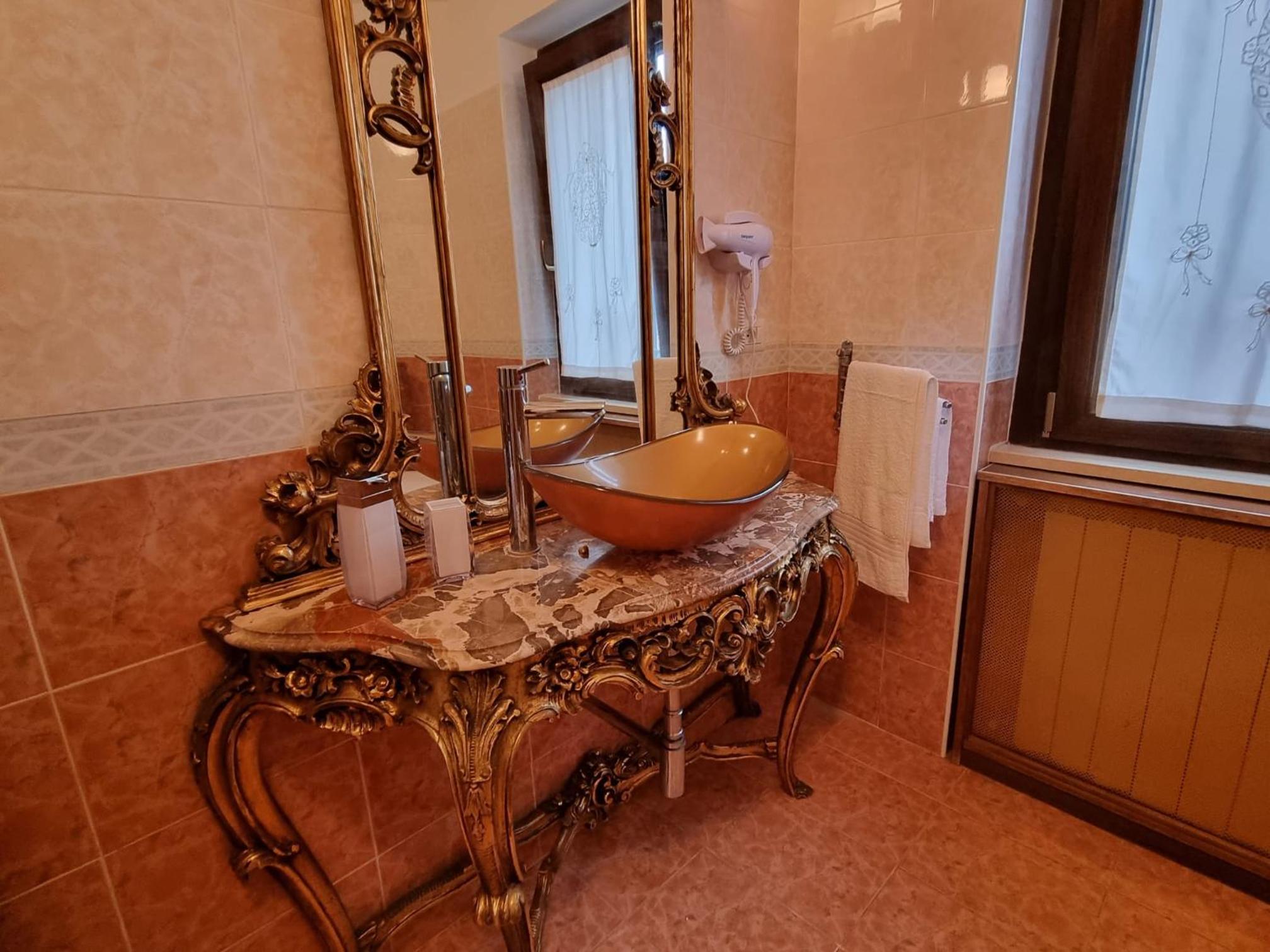 Double or Twin Room photo 3