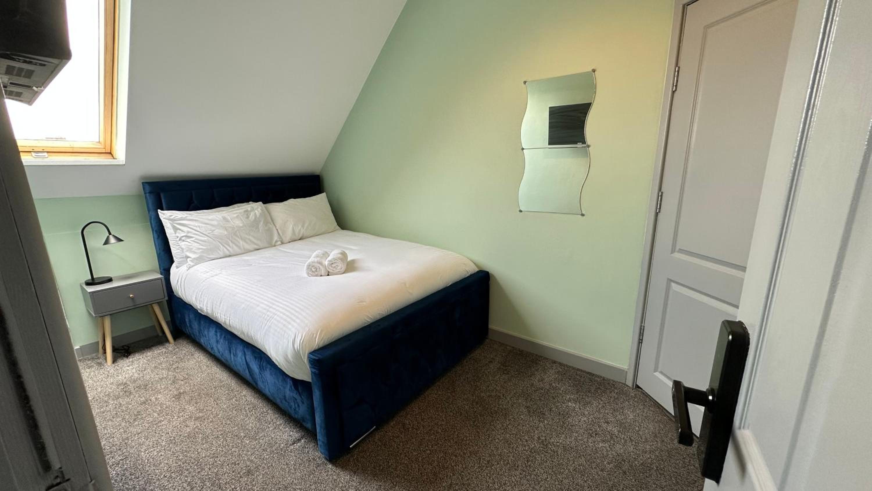 Double Ensuite Room 6 - Photo 4