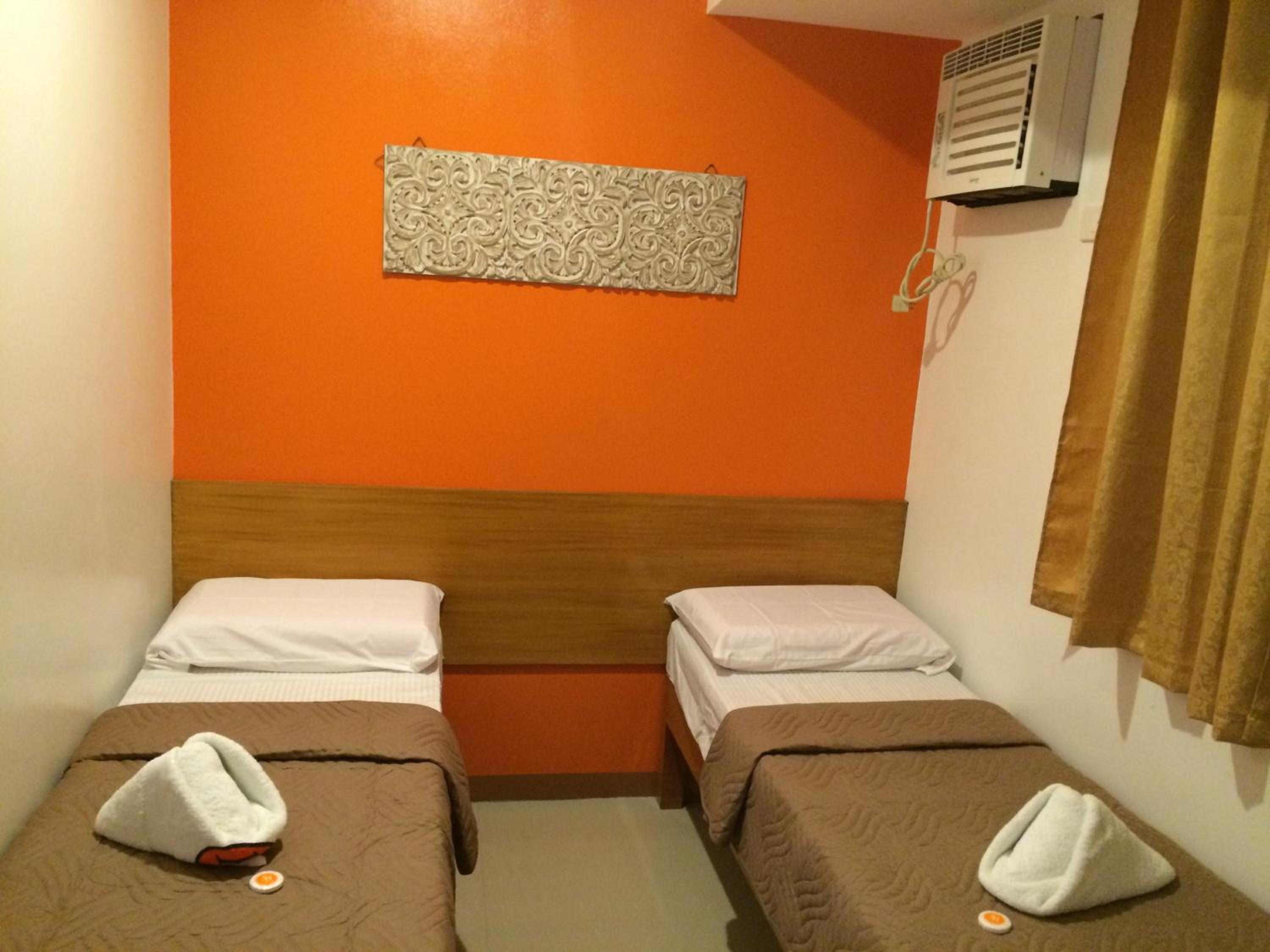 Standard Double or Twin Room with Private Bathroom - Photo 4