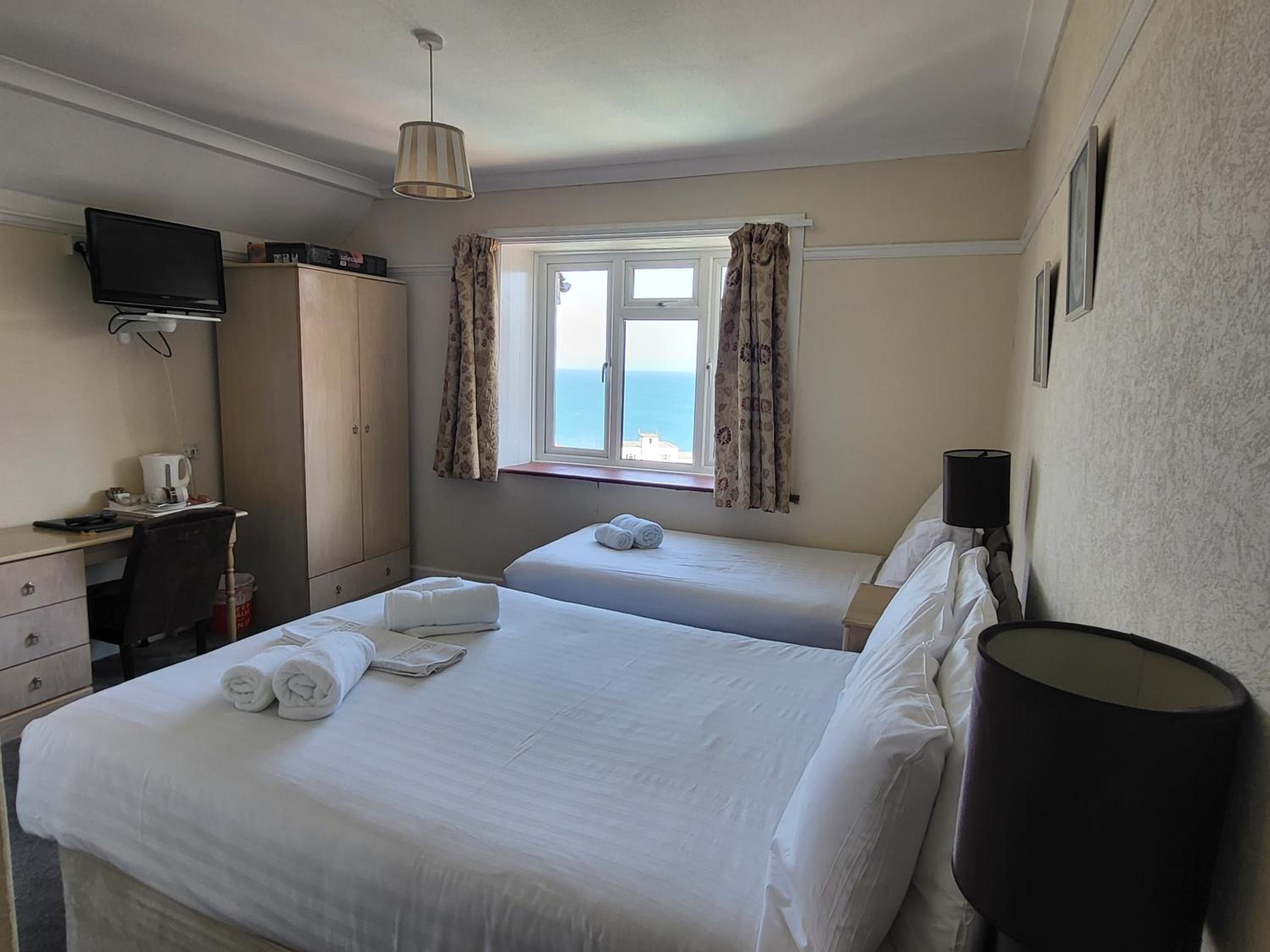 Standard Triple Room with Sea View - Top Floor photo 2