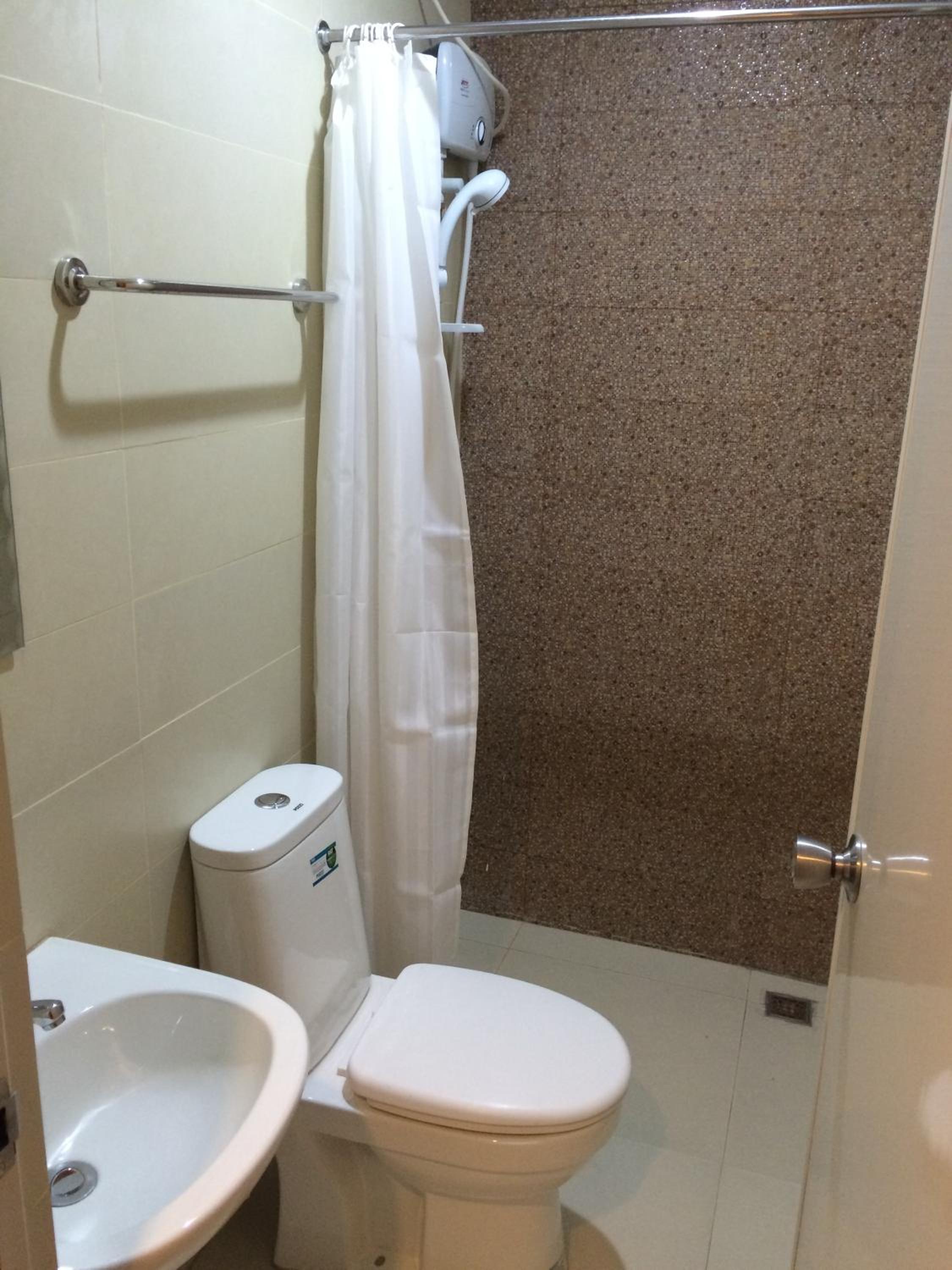 Standard Double or Twin Room with Private Bathroom - Photo 3
