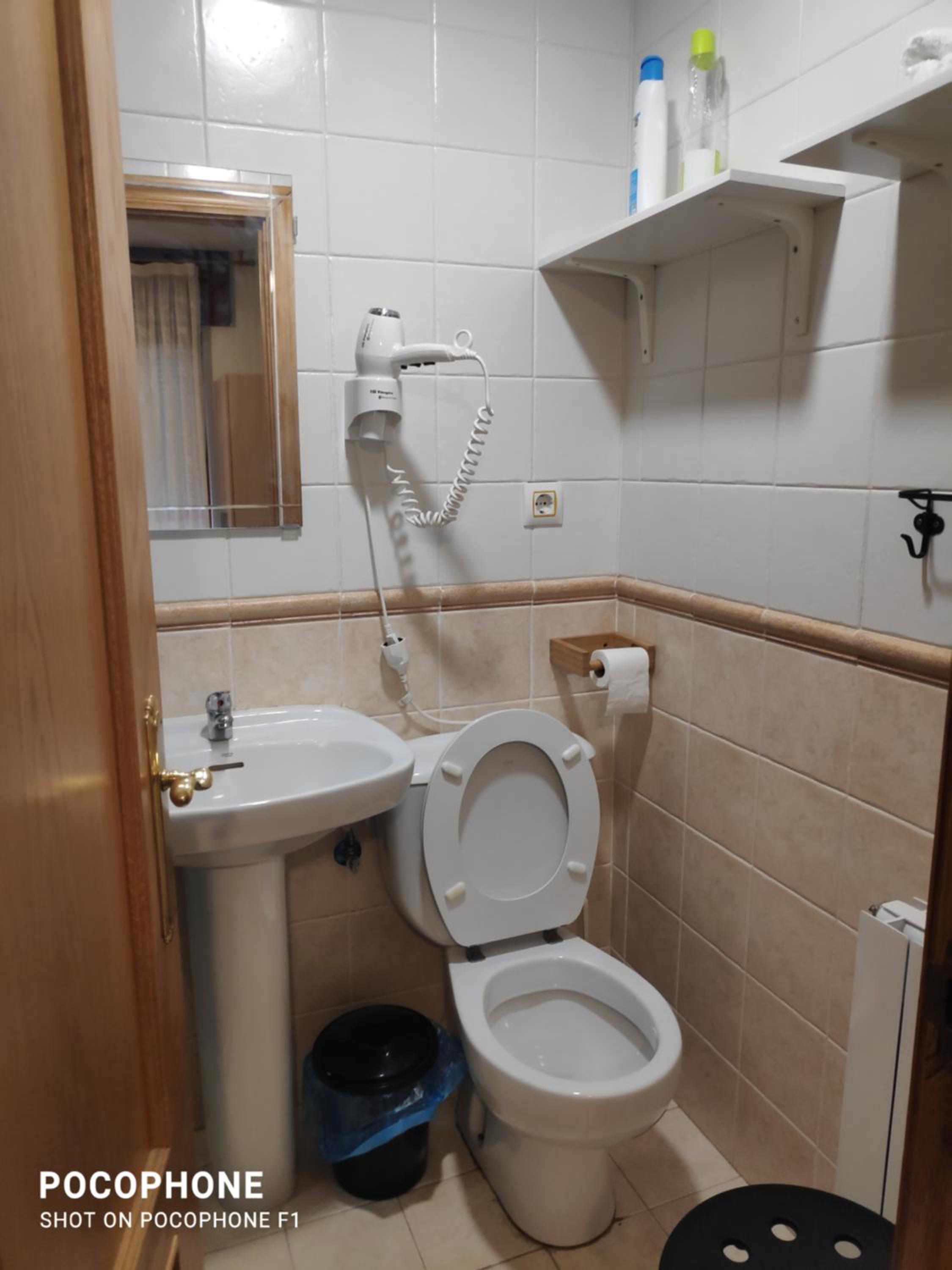 Standard Double Room - Photo 2