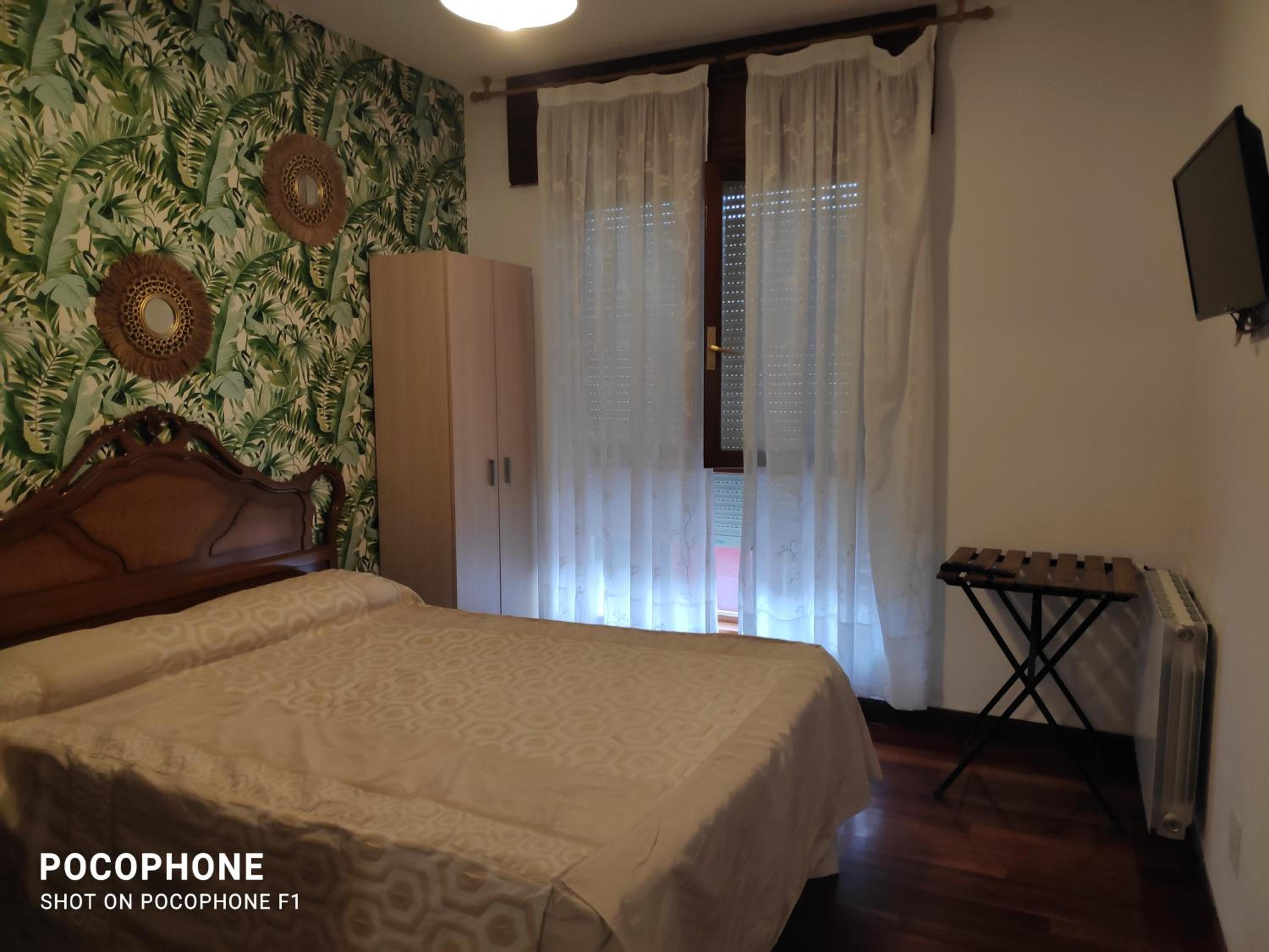 Standard Double Room - Photo 3
