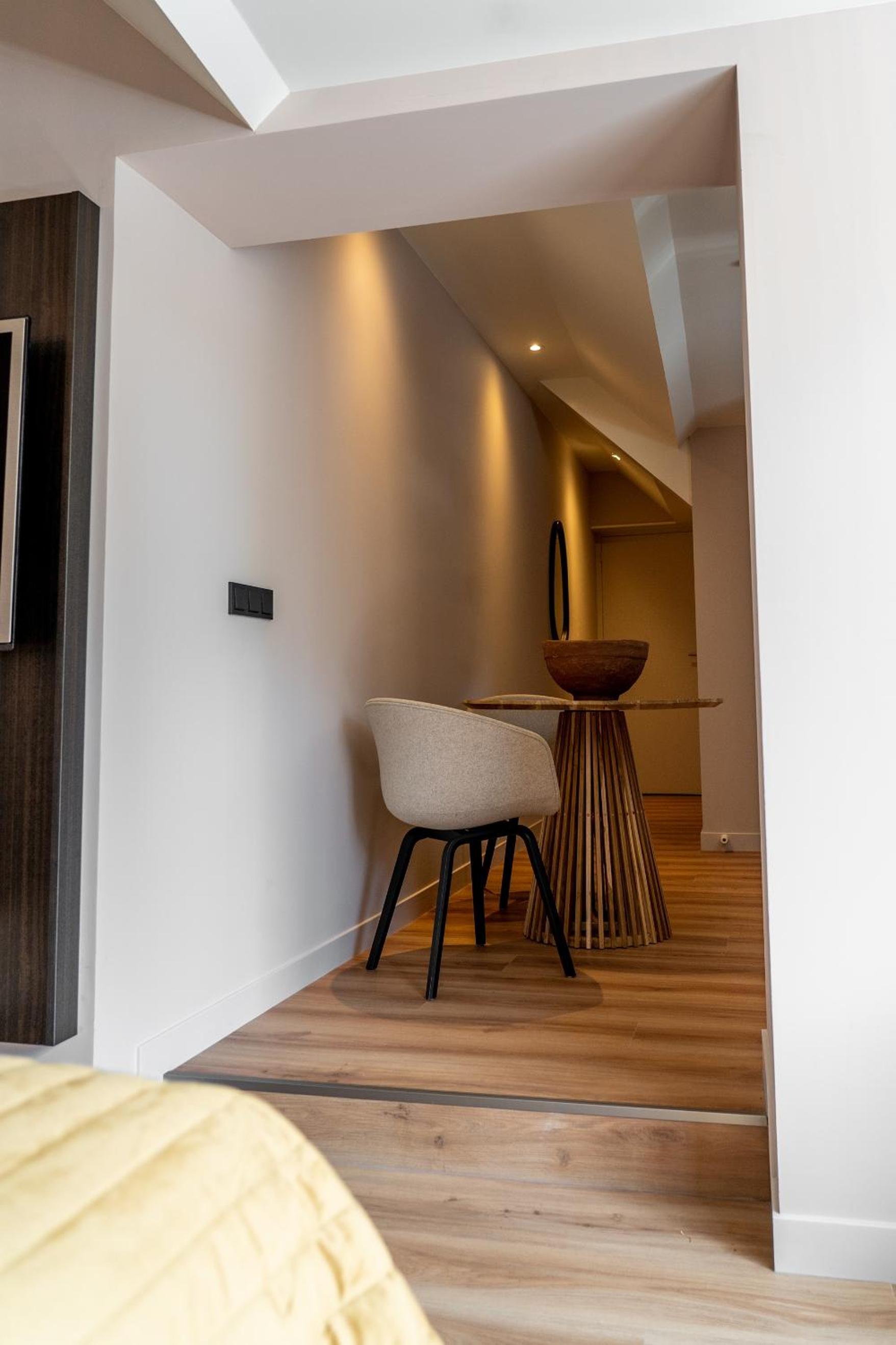 Deluxe Junior Suite - Photo 9