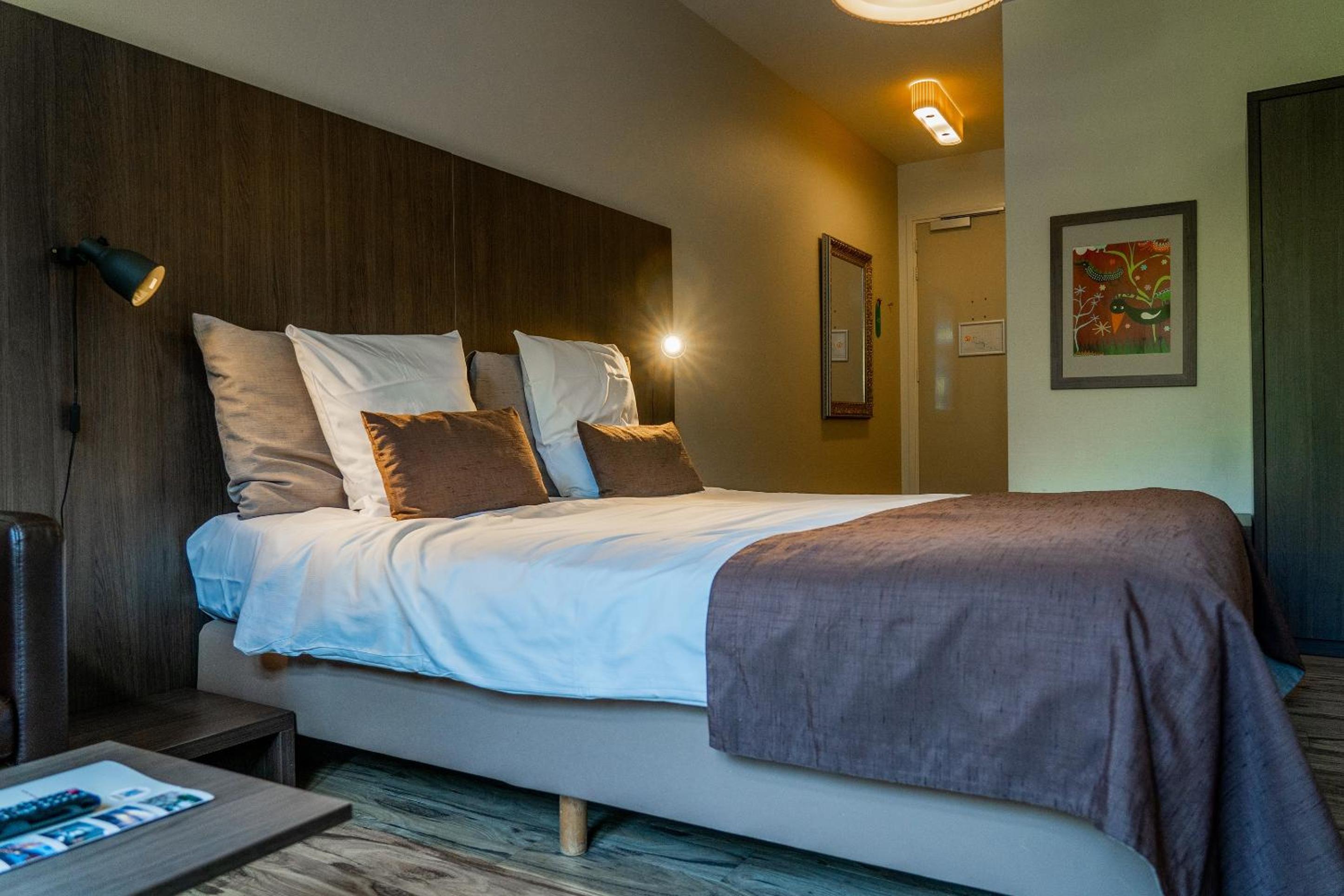 Deluxe Double Room with Terrace - Photo 13