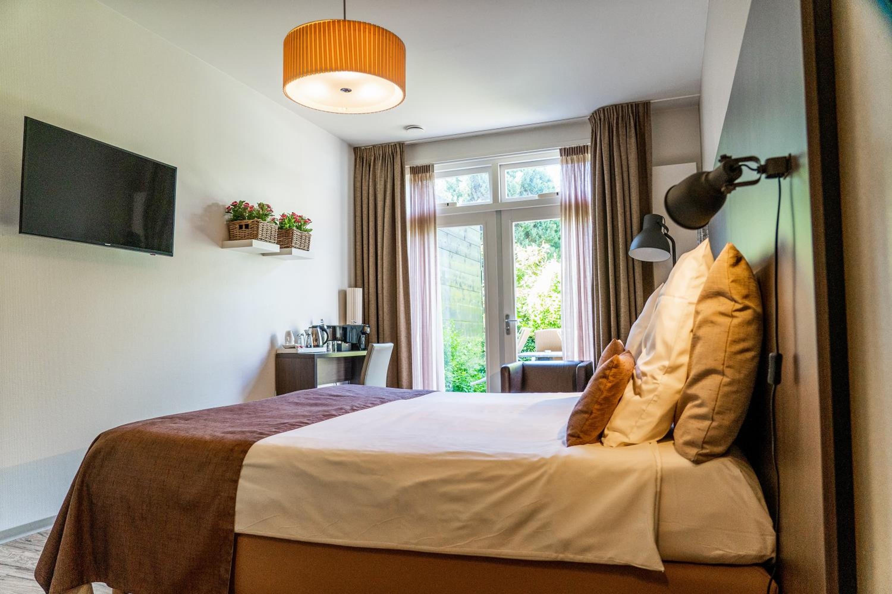 Deluxe Double Room with Terrace - Photo 7