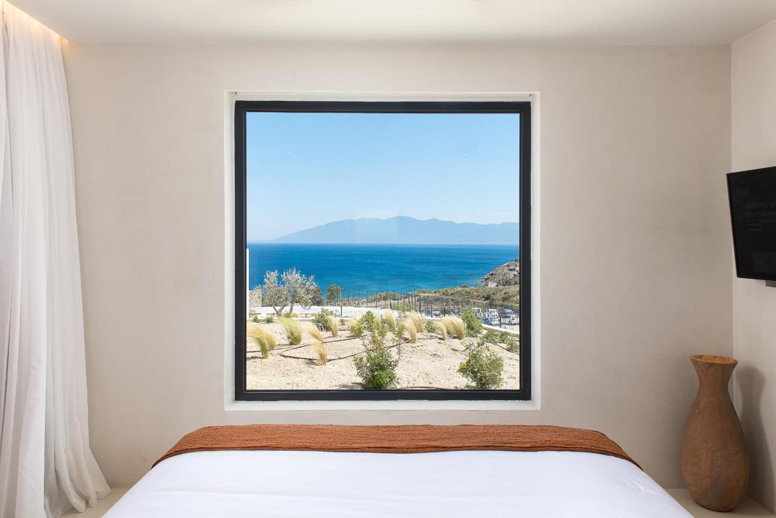 Junior Suite Sea View with Hot Tub - Photo 6