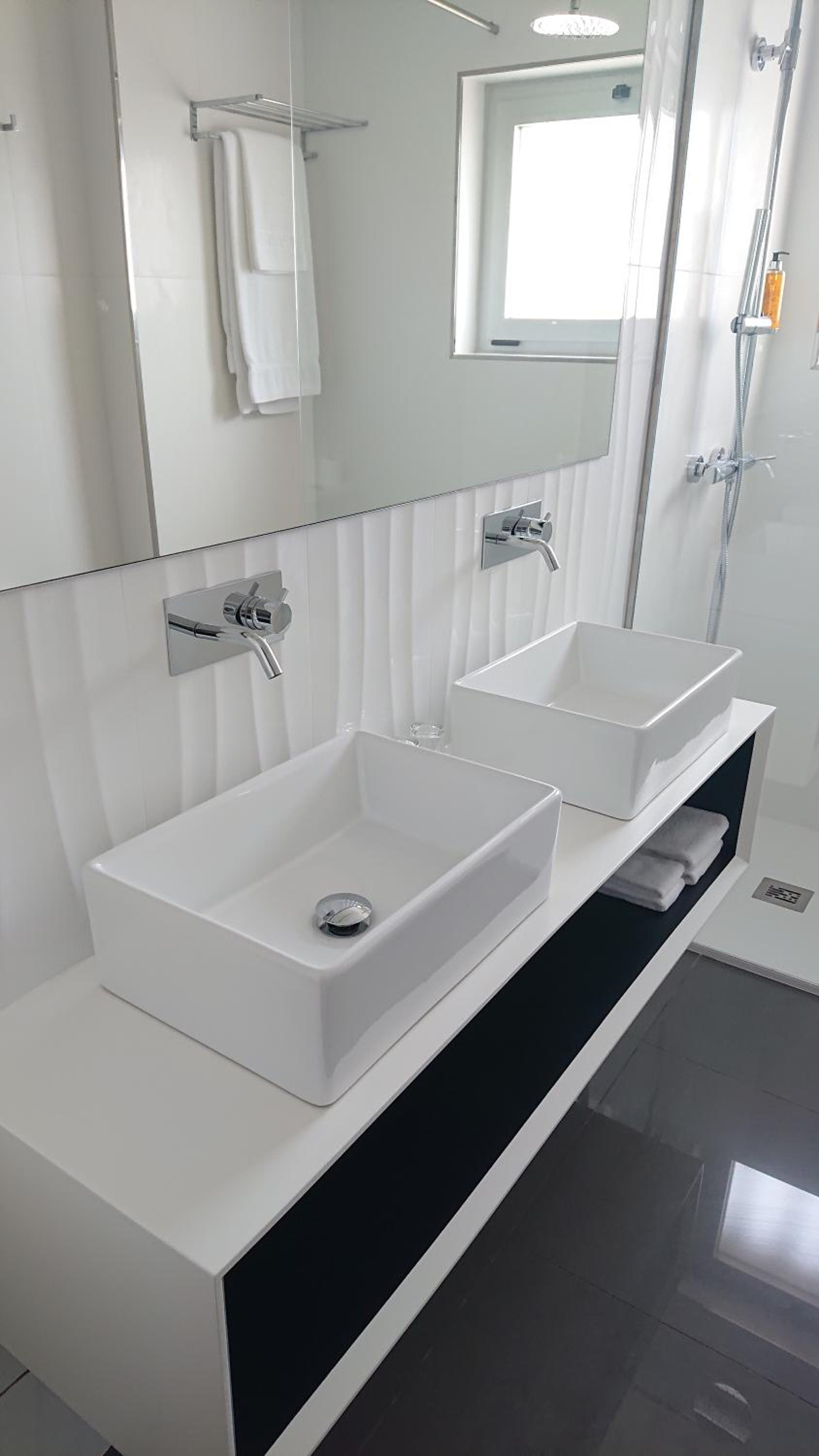 Superior Suite - Photo 3