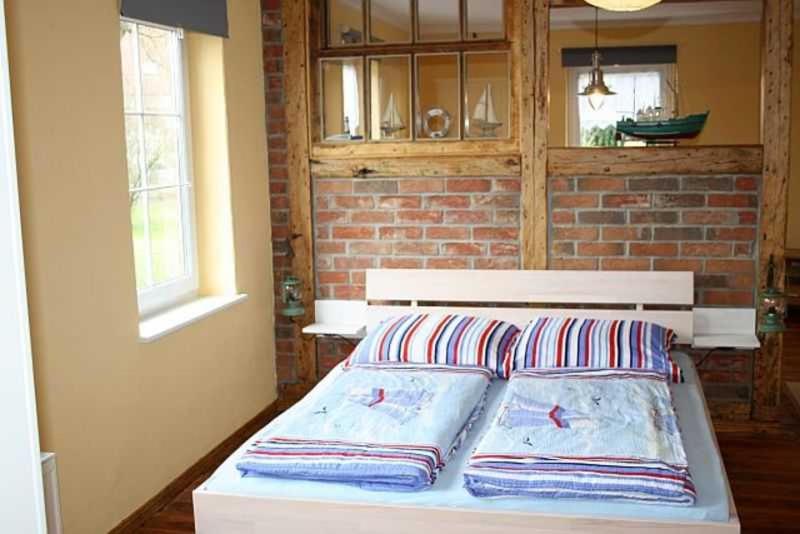 One-Bedroom Apartment with Shower photo 2