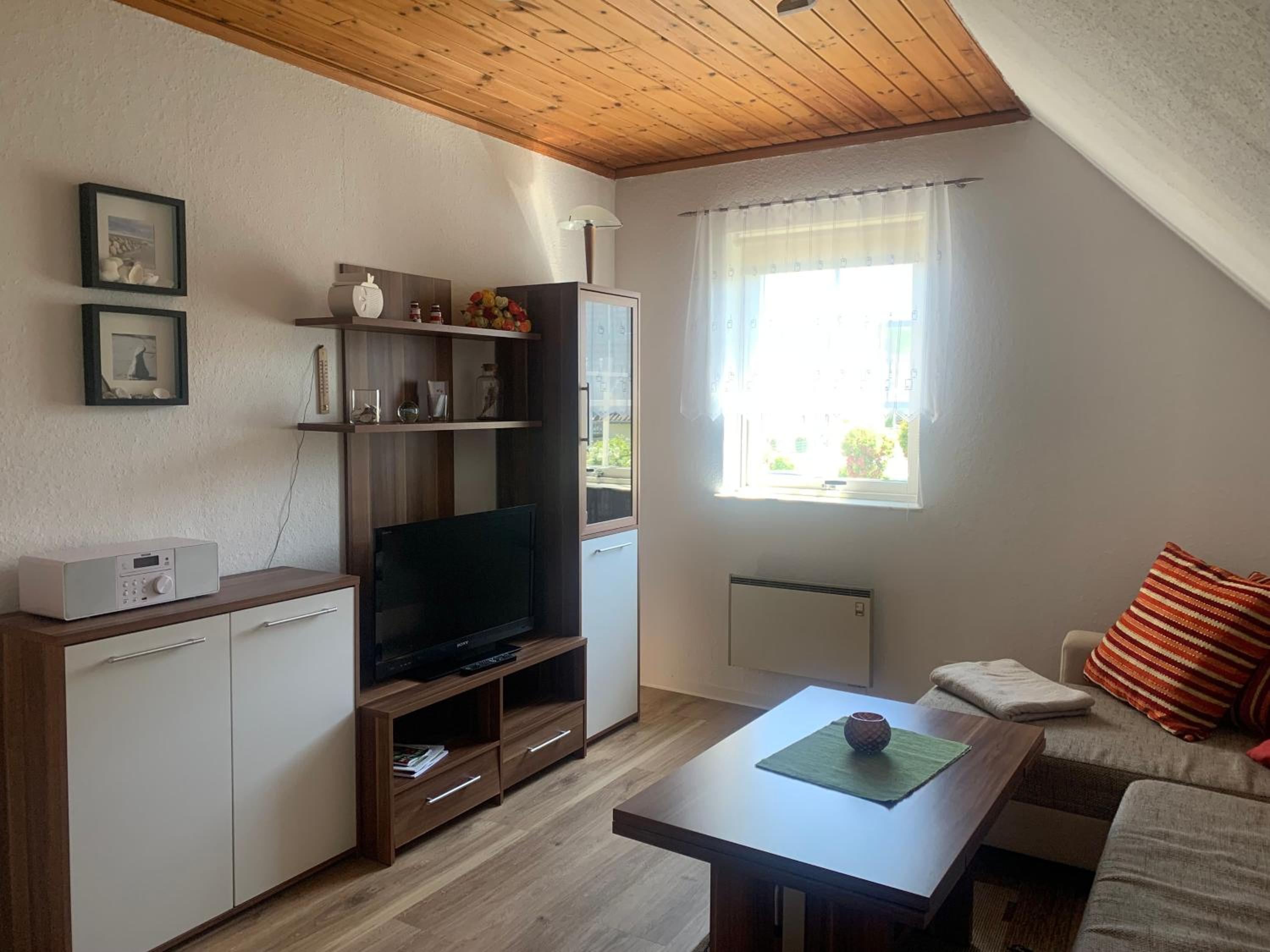 One-Bedroom Apartment with Shower photo 1