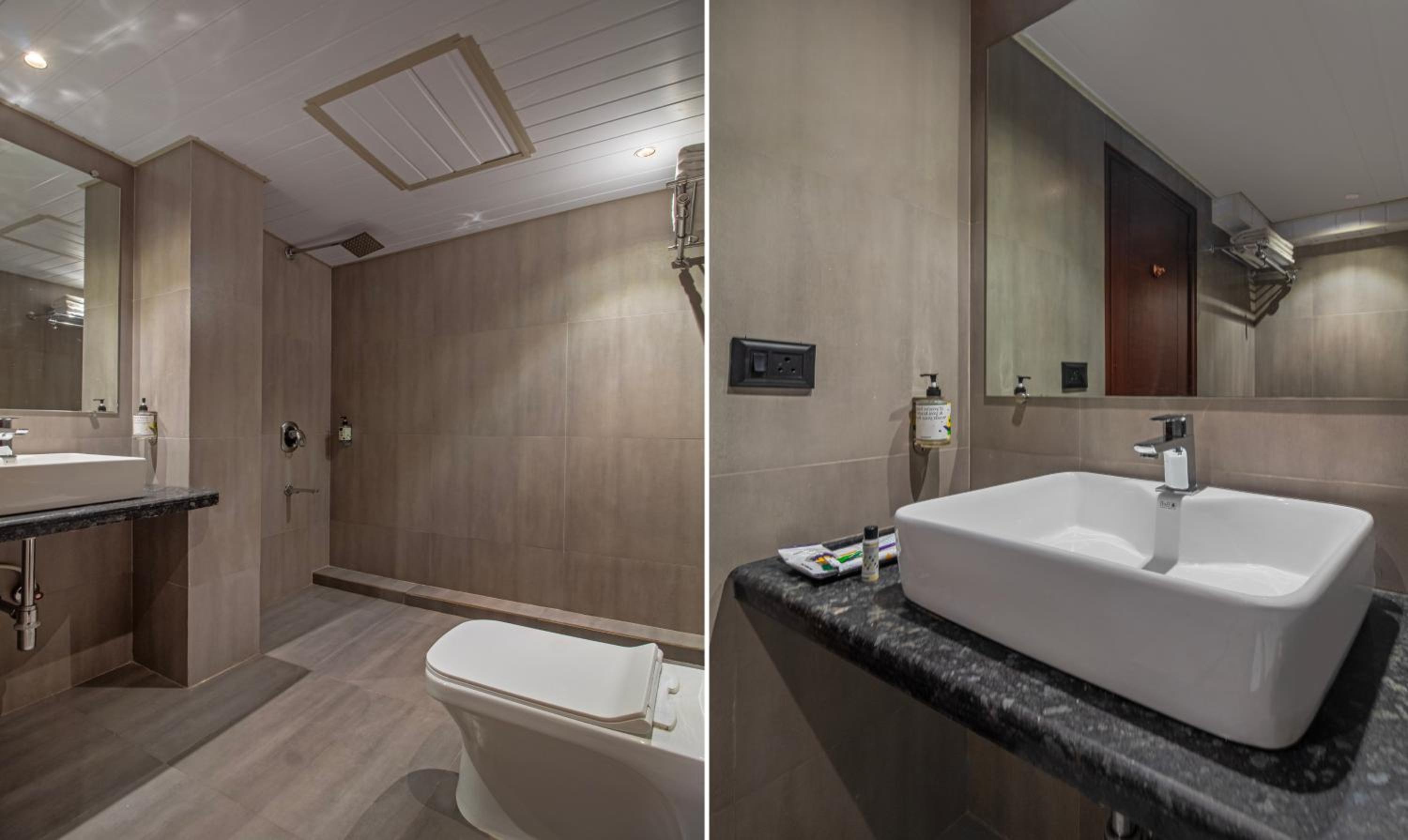Deluxe Double Room - Photo 11
