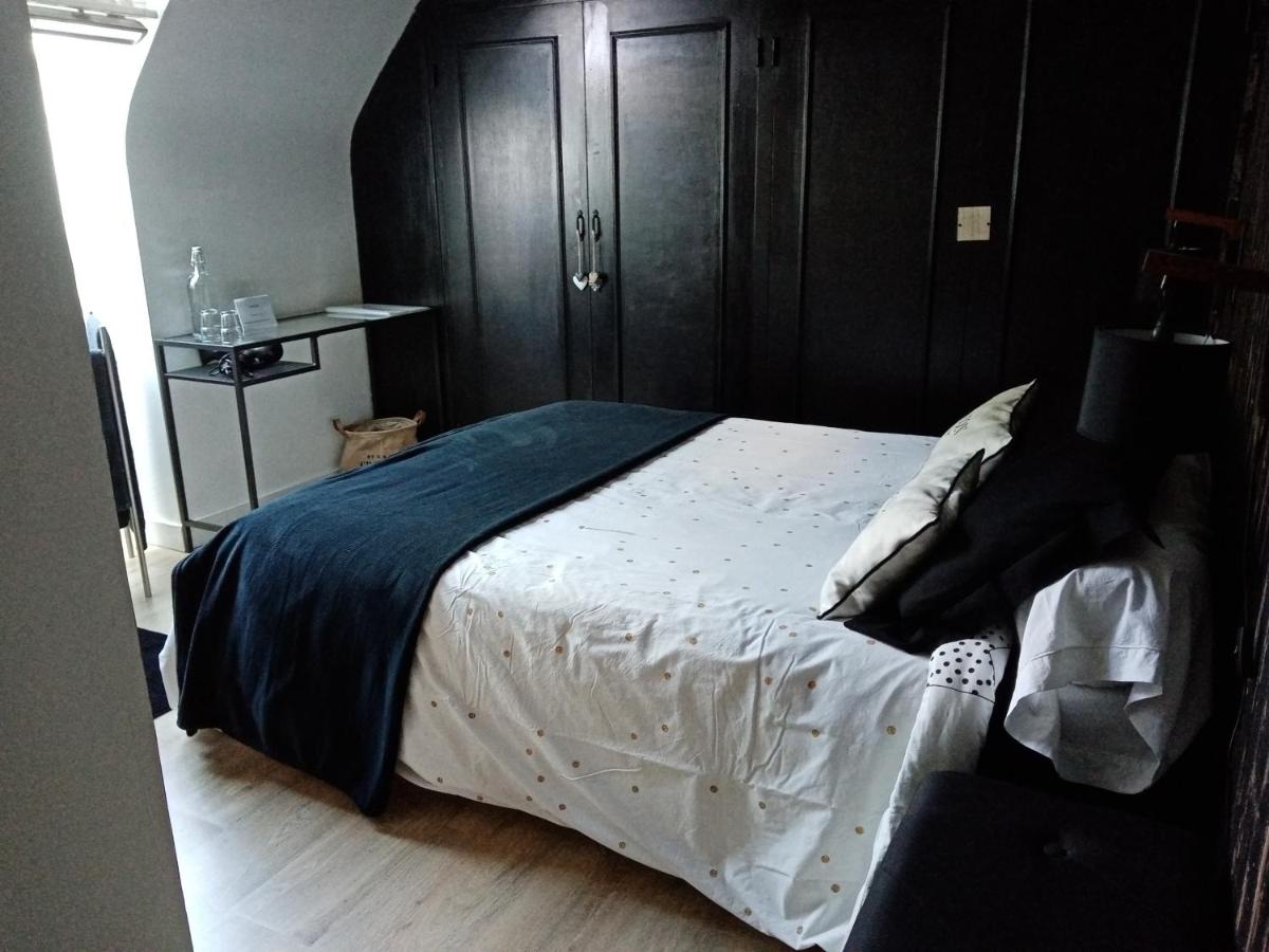 Standard Double Room - Photo 3