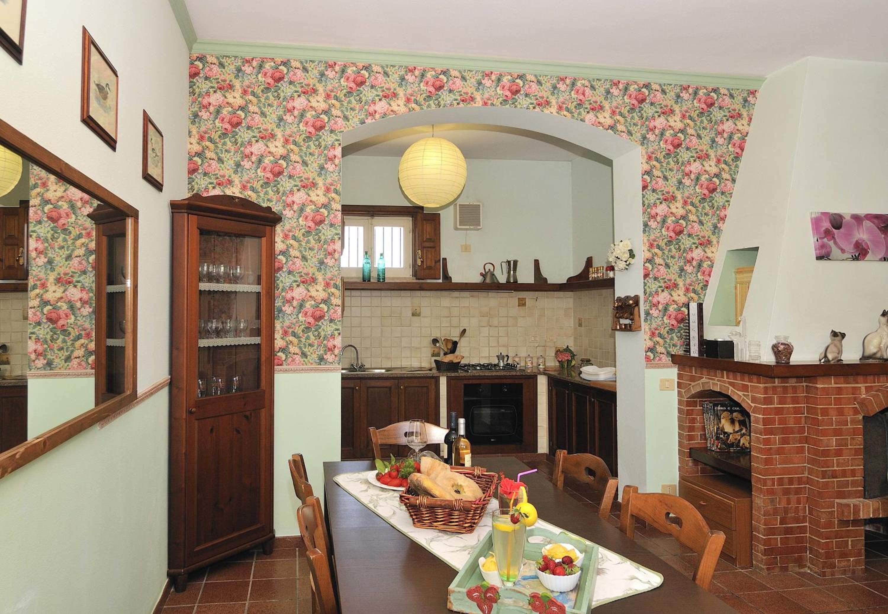 Four-Bedroom House with Sea View - Split Level - Photo 12