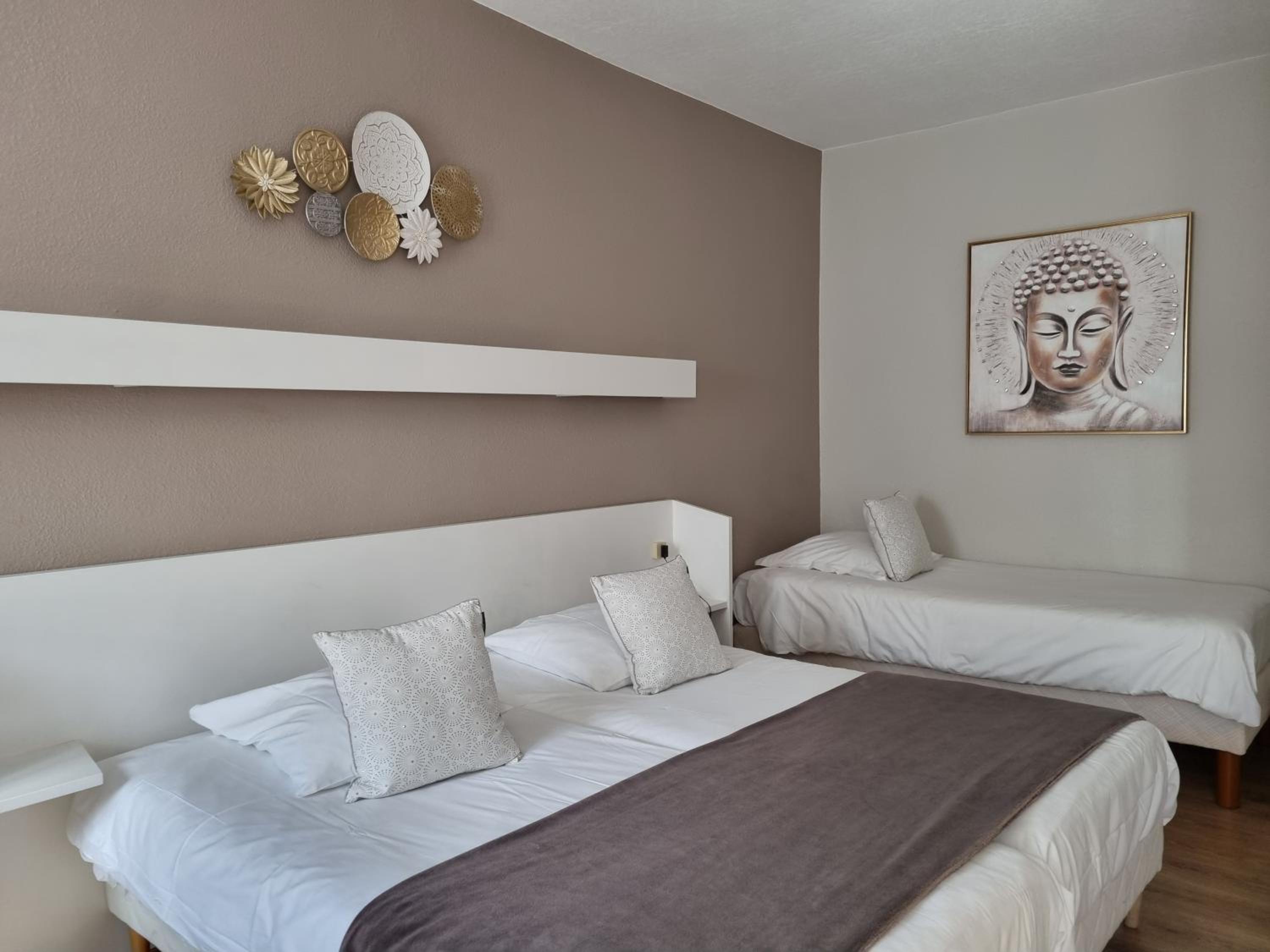 Standard Triple Room - Photo 1
