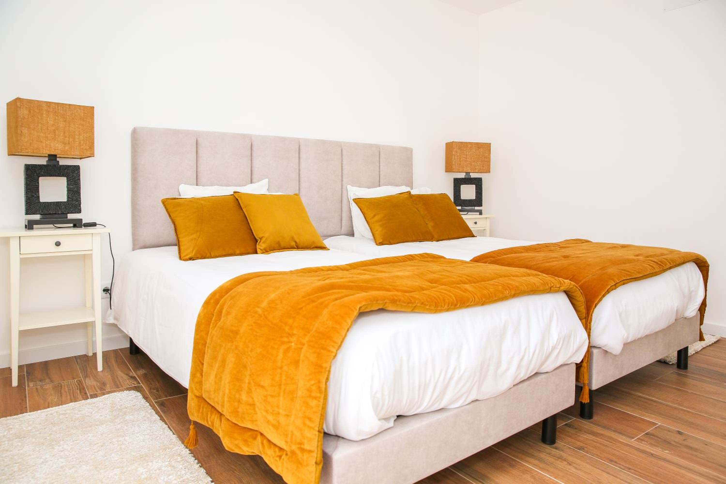 Suite with City View - Photo 21