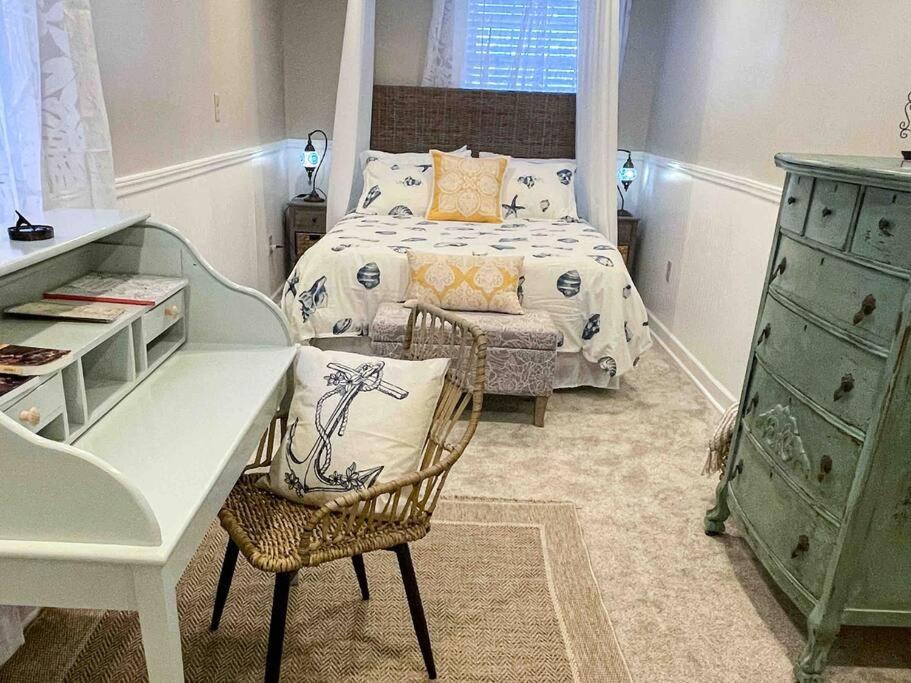 One-Bedroom Apartment photo 1
