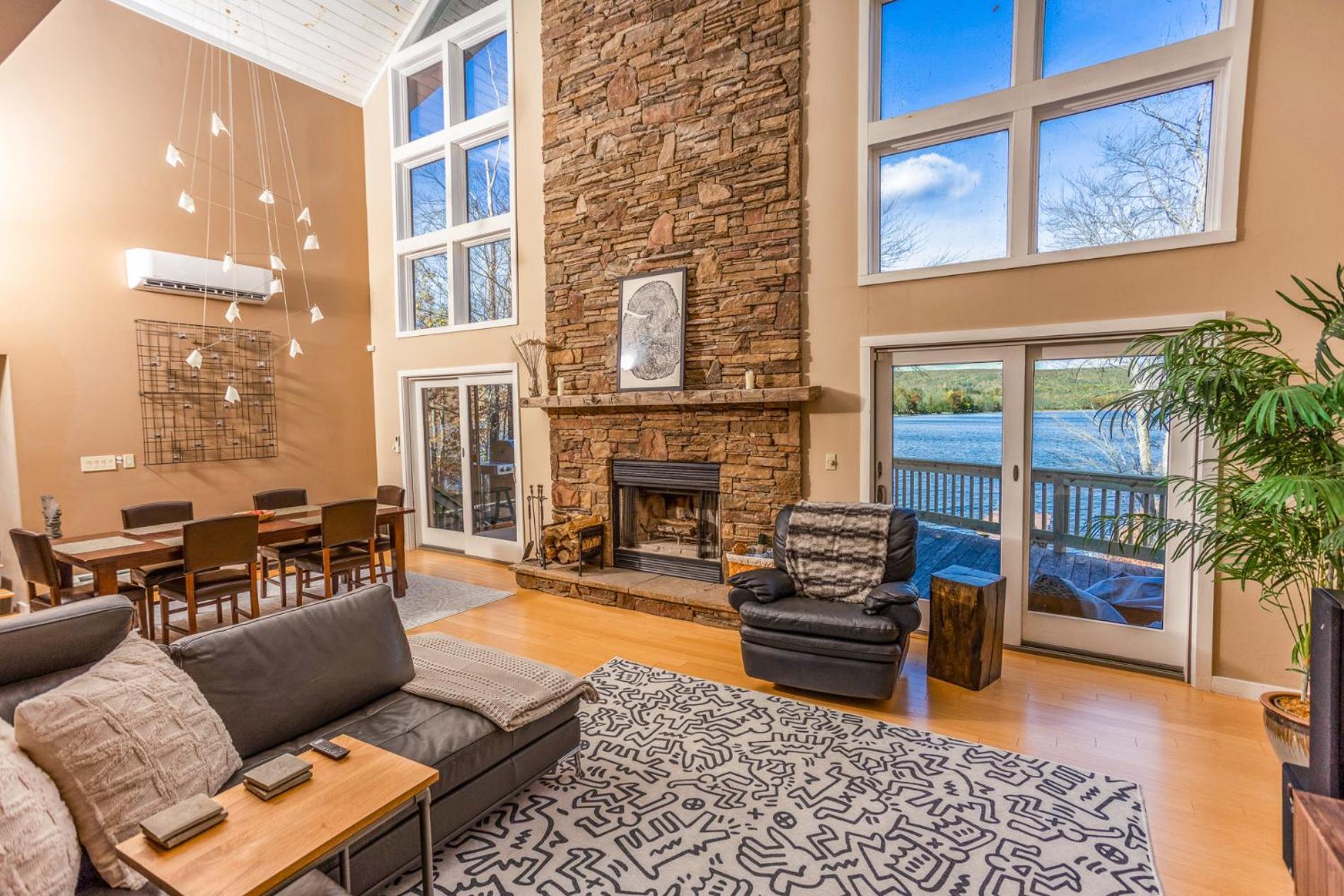 Three-Bedroom House photo 1