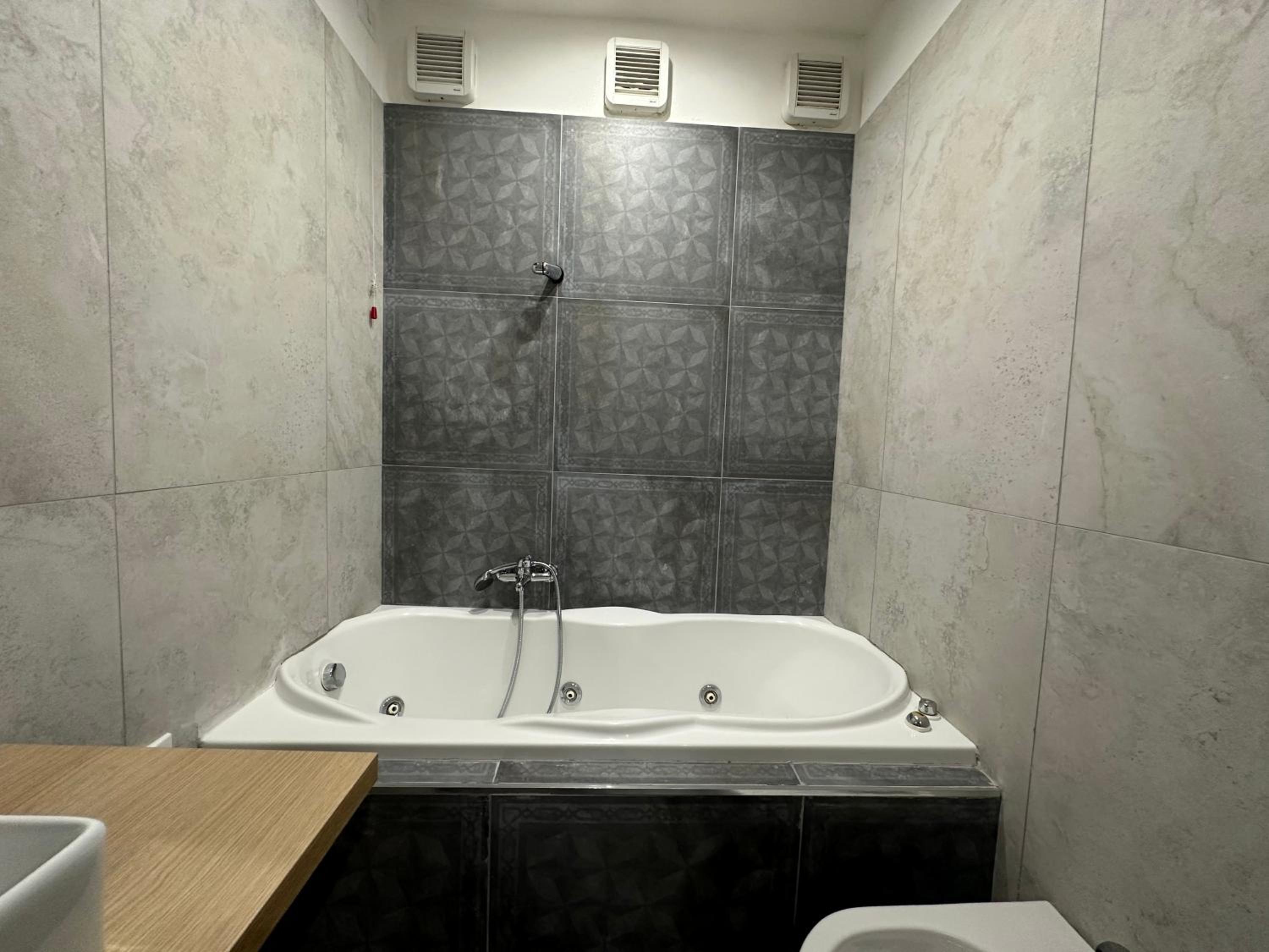 Quadruple Room with Private Bathroom photo 2