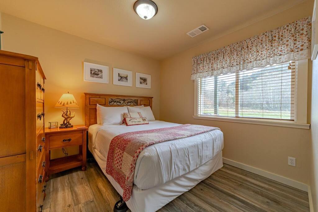 Three-Bedroom House photo 1