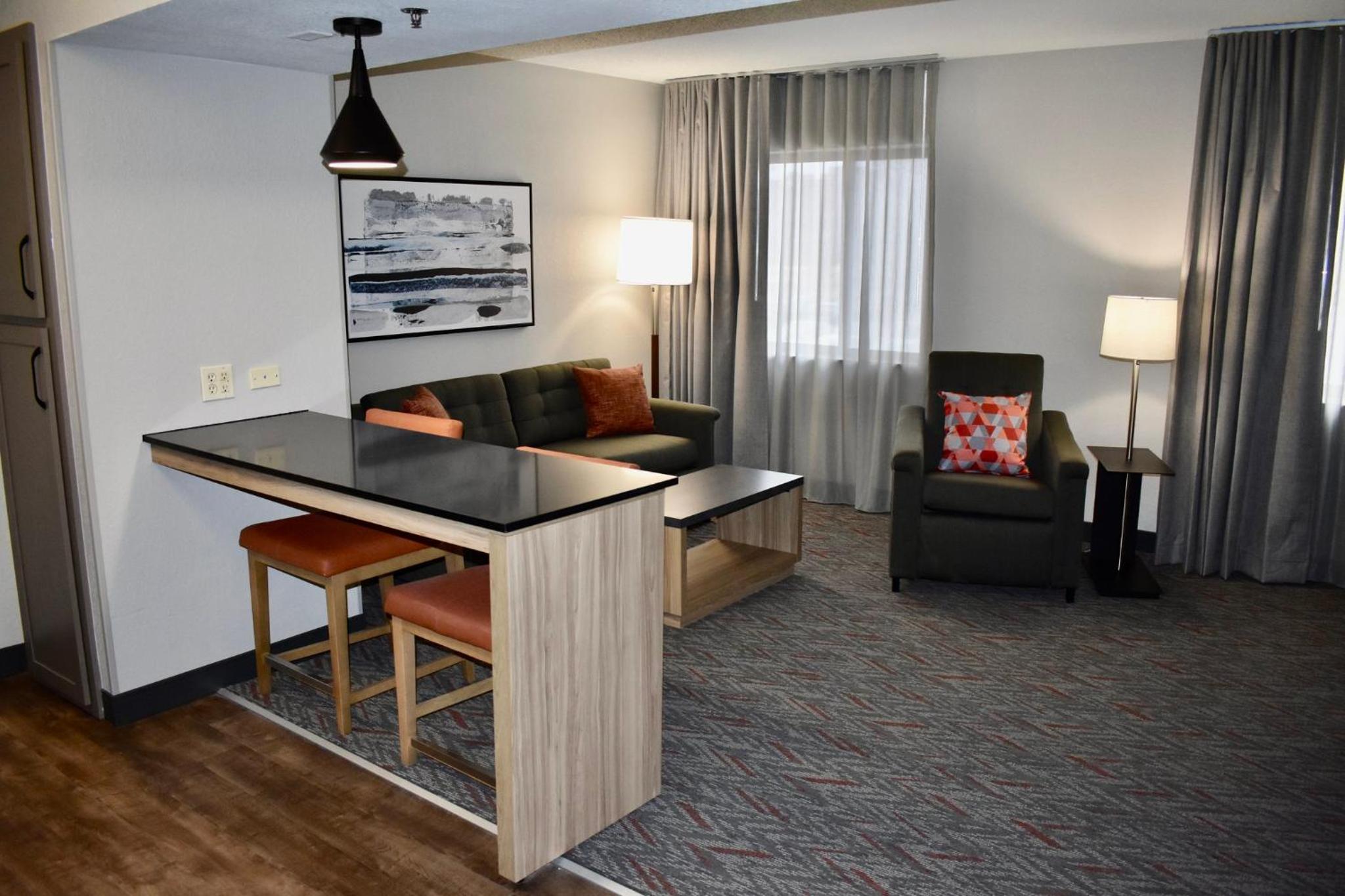 One-Bedroom King Suite - Photo 12