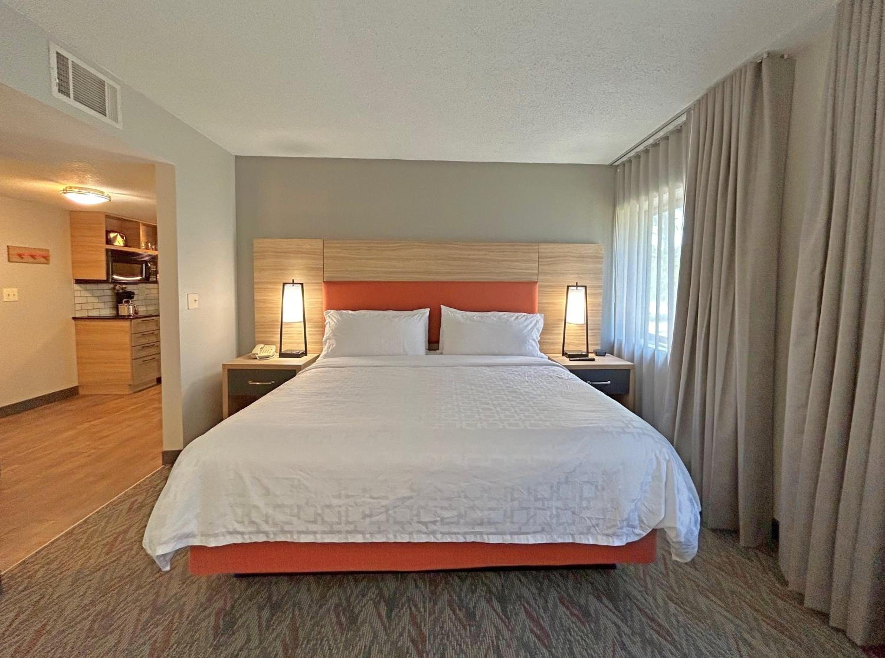 Studio Suite - Photo 3