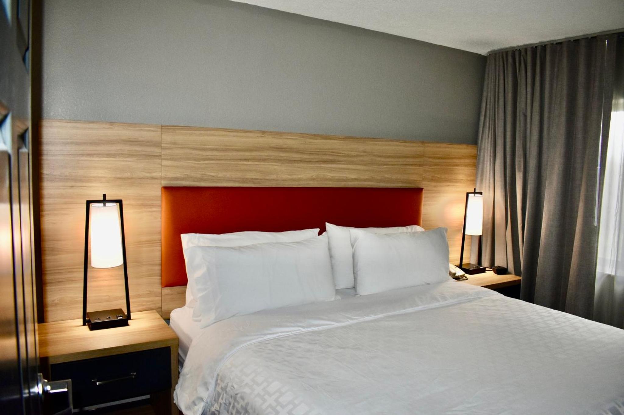 One-Bedroom King Suite - Photo 11