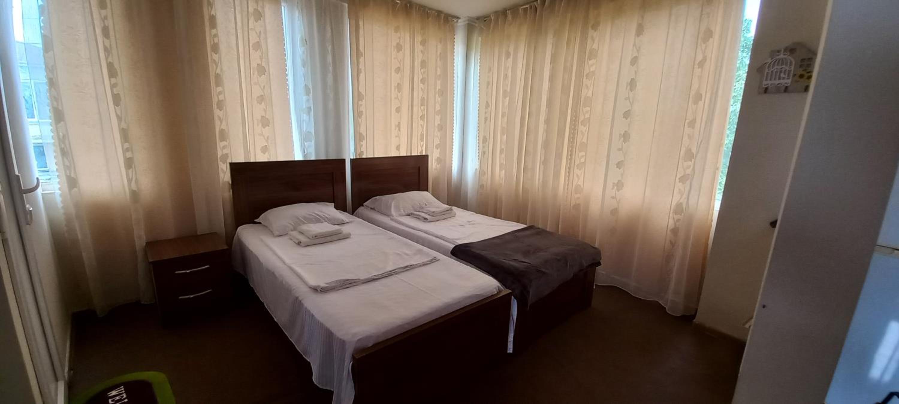 Large Twin Room photo 1