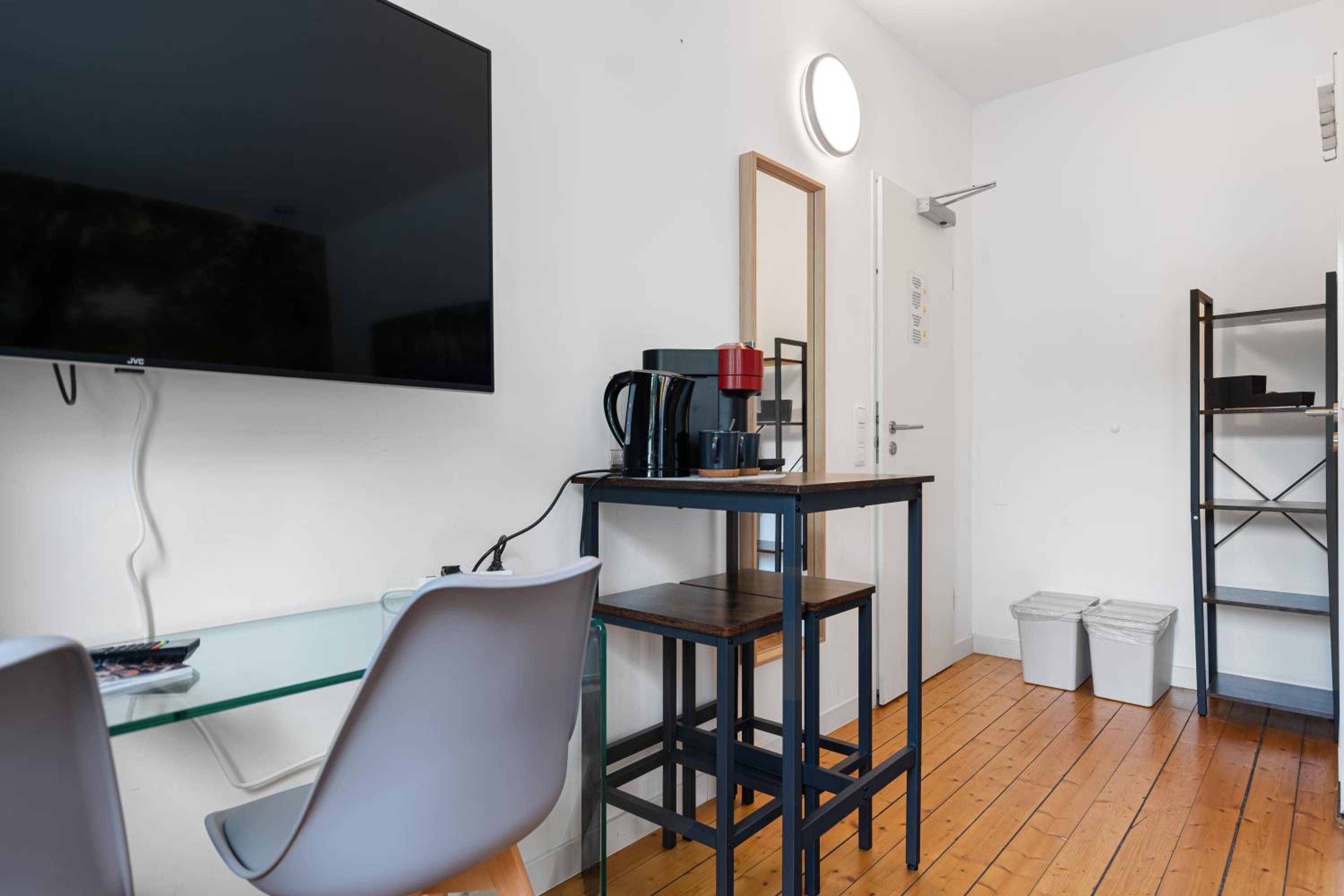 One-Bedroom Apartment photo 3