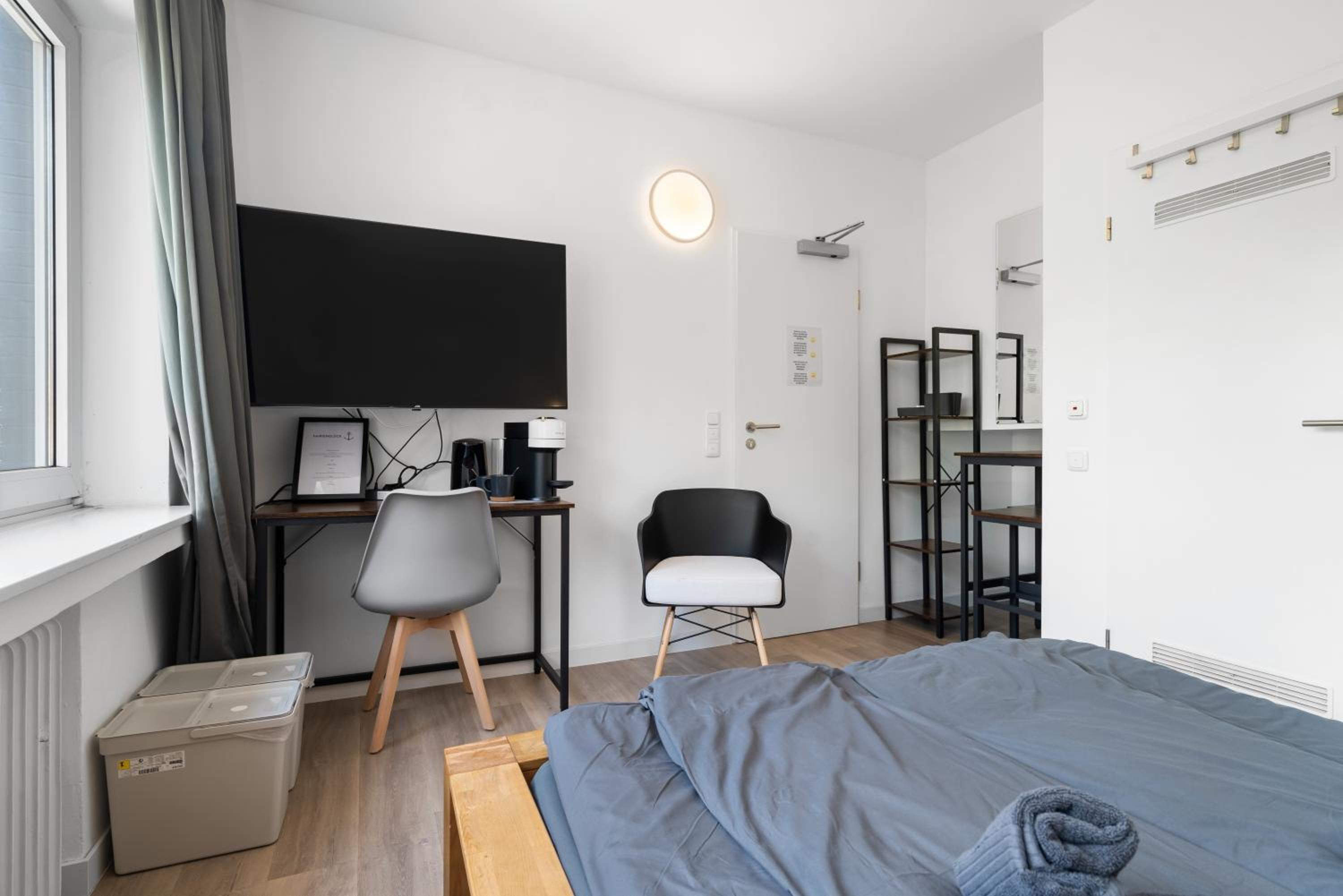 One-Bedroom Apartment photo 3