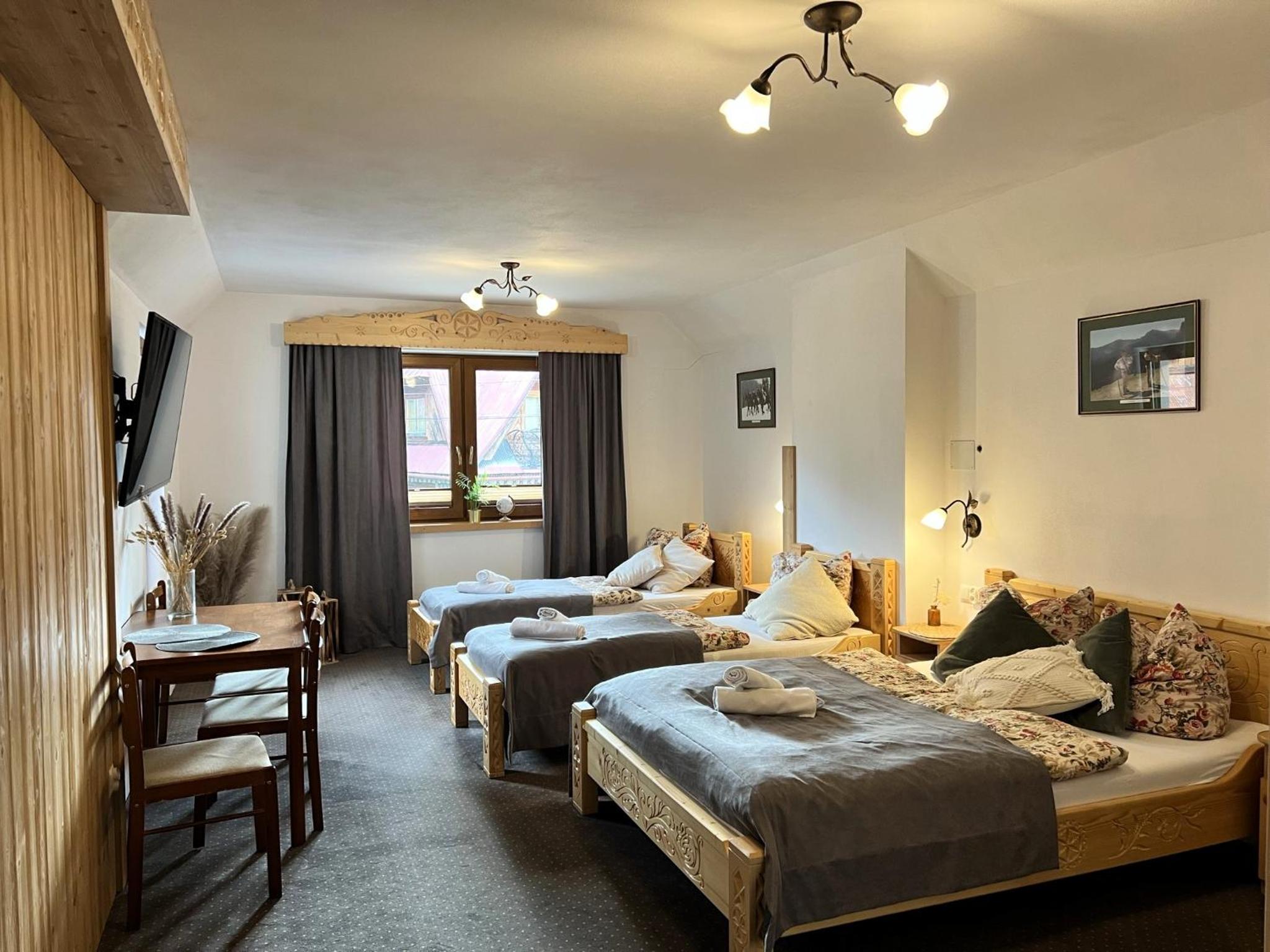 Quadruple Room - Photo 5