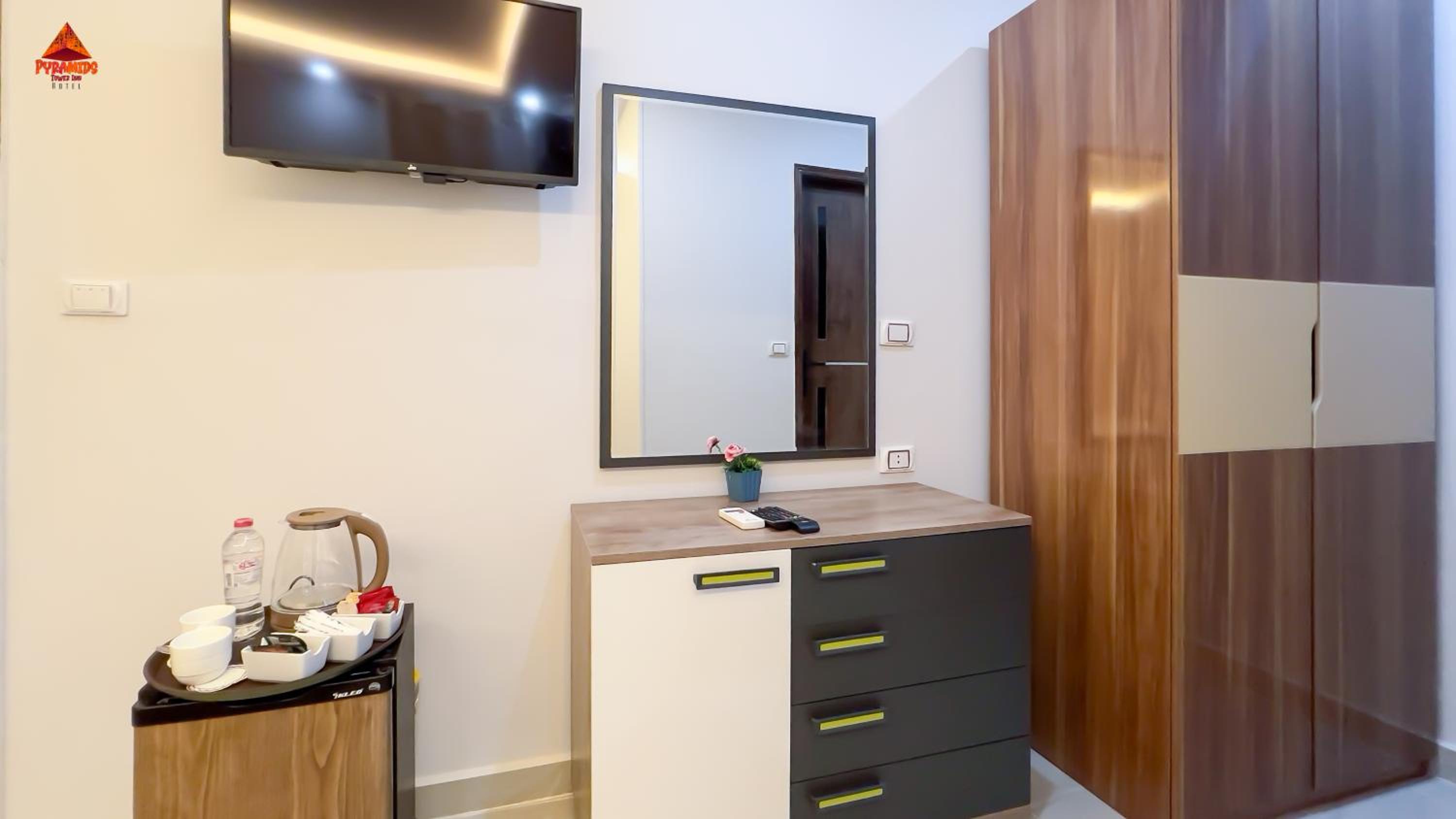 Deluxe Room (2 Adults + 1 Child)