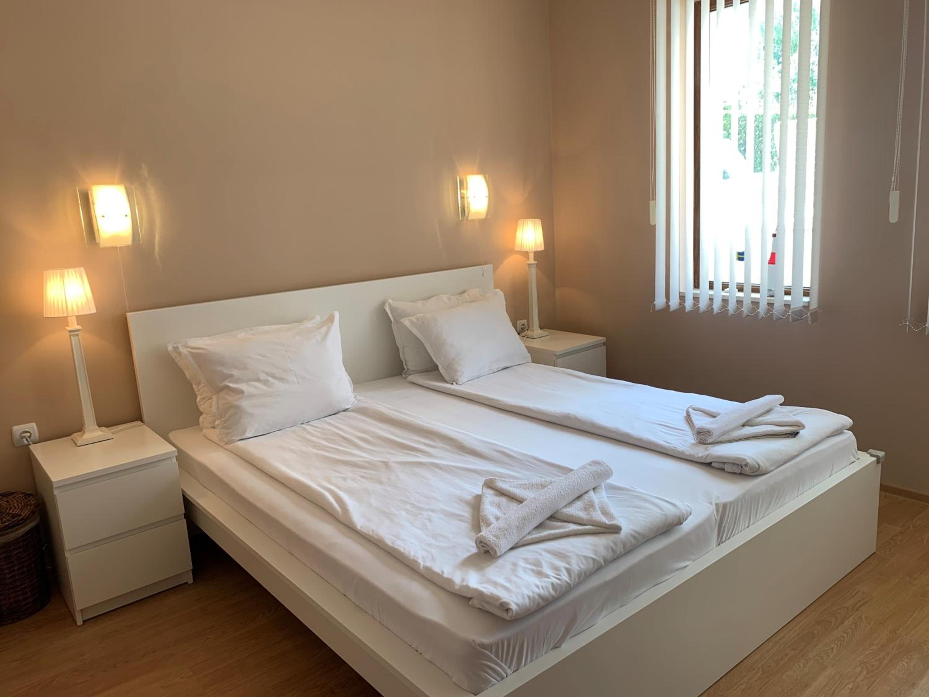 One-Bedroom Apartment - Photo 15