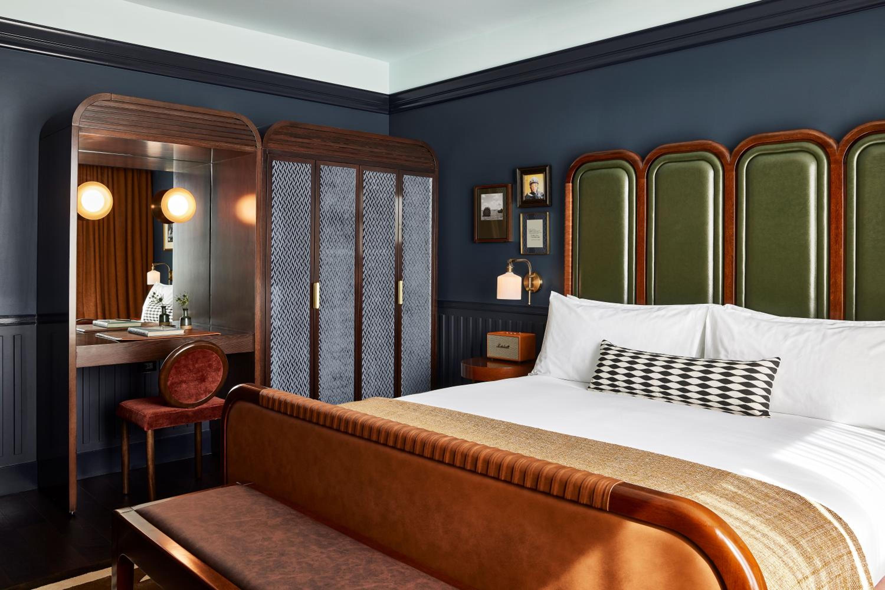 Deluxe King Room