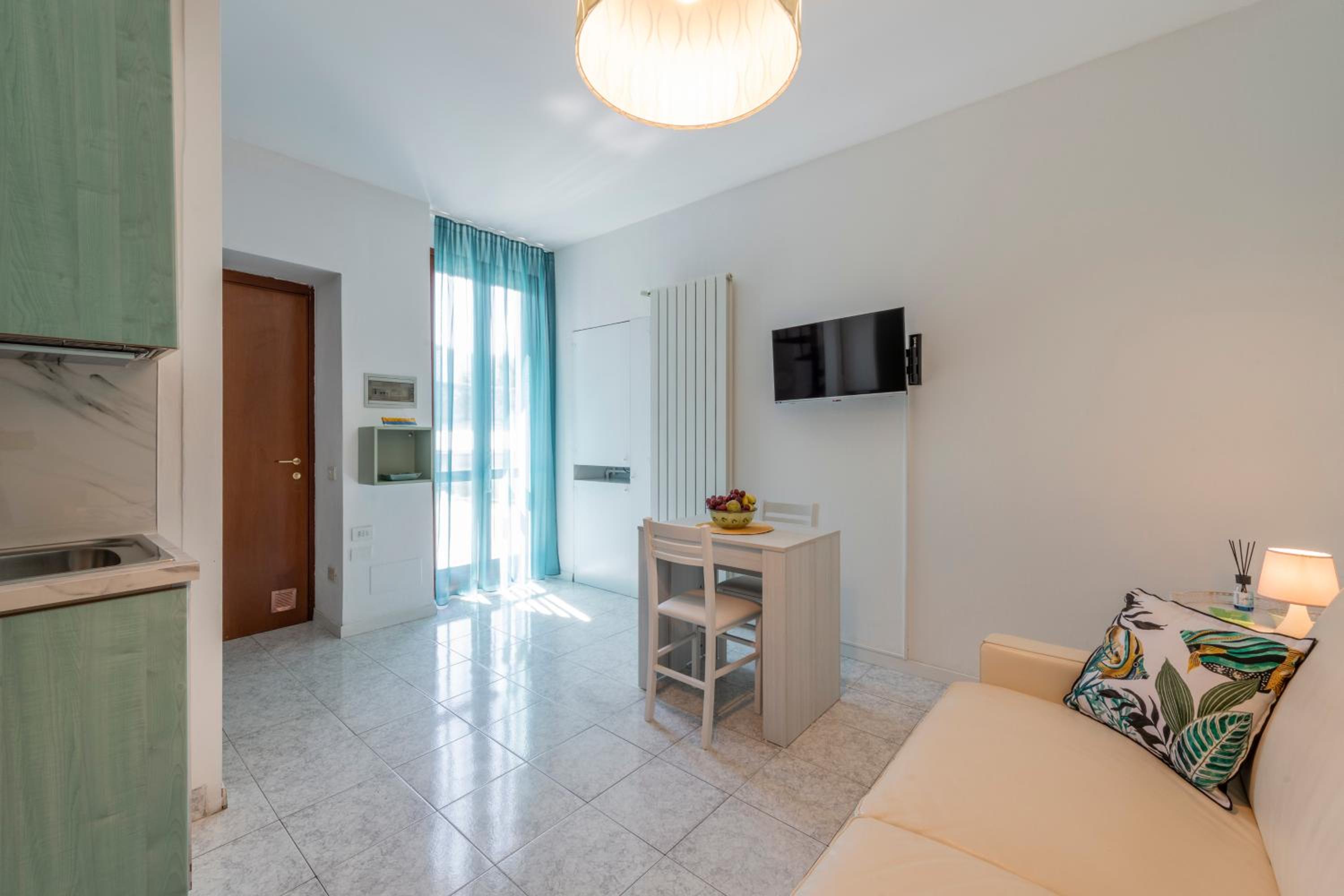 One-Bedroom Apartment - Photo 11