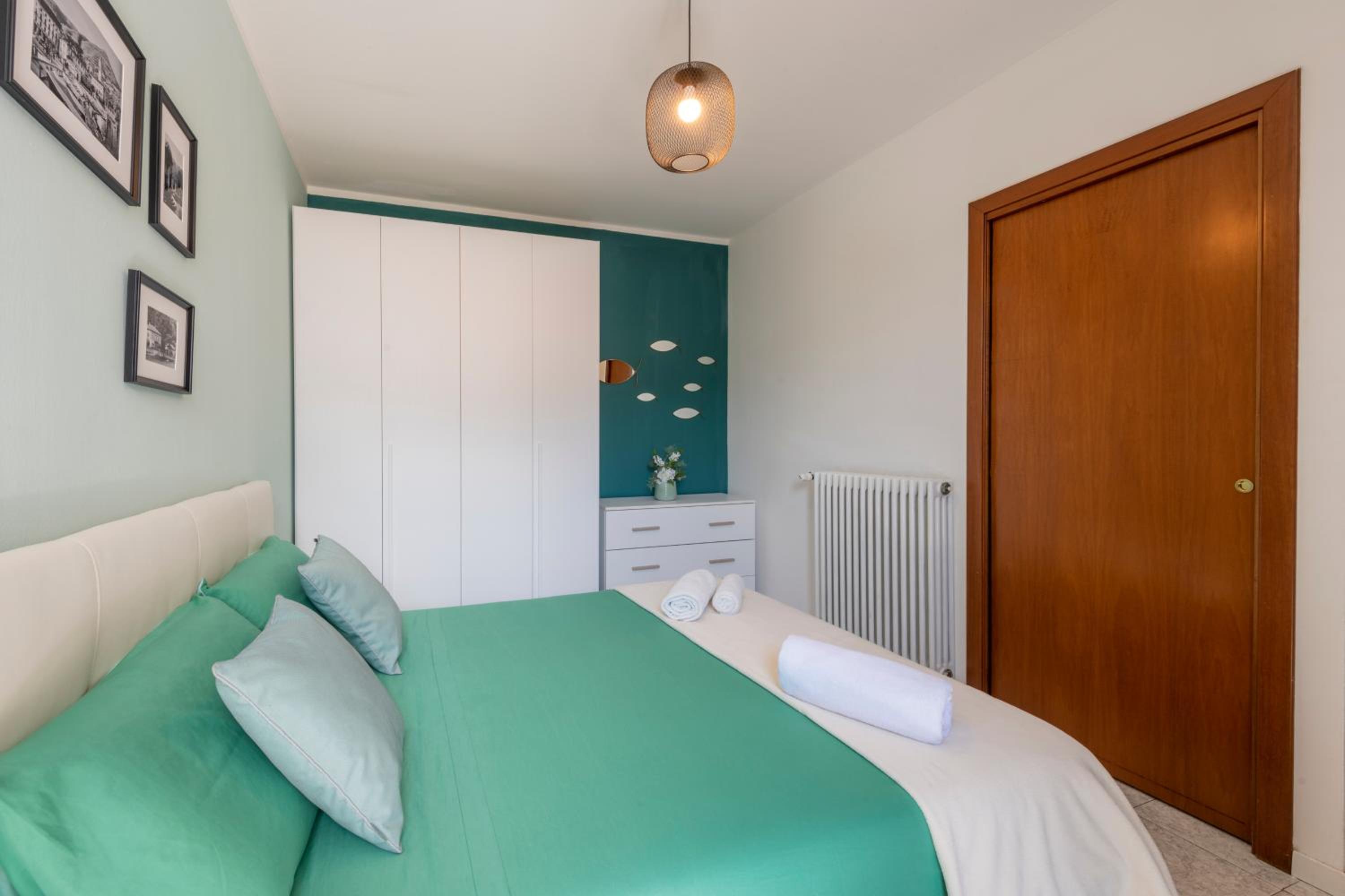 One-Bedroom Apartment - Photo 2