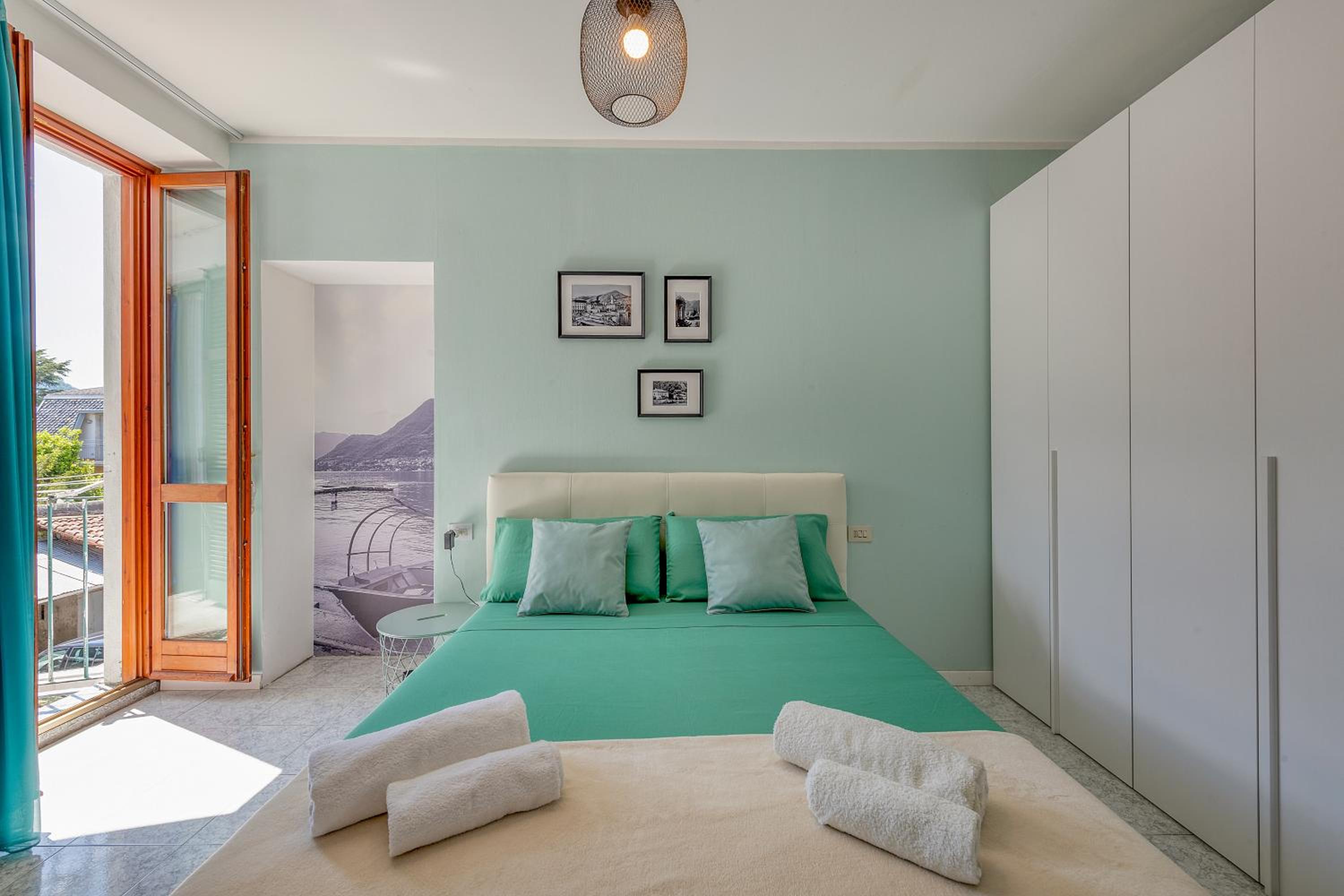One-Bedroom Apartment - Photo 1