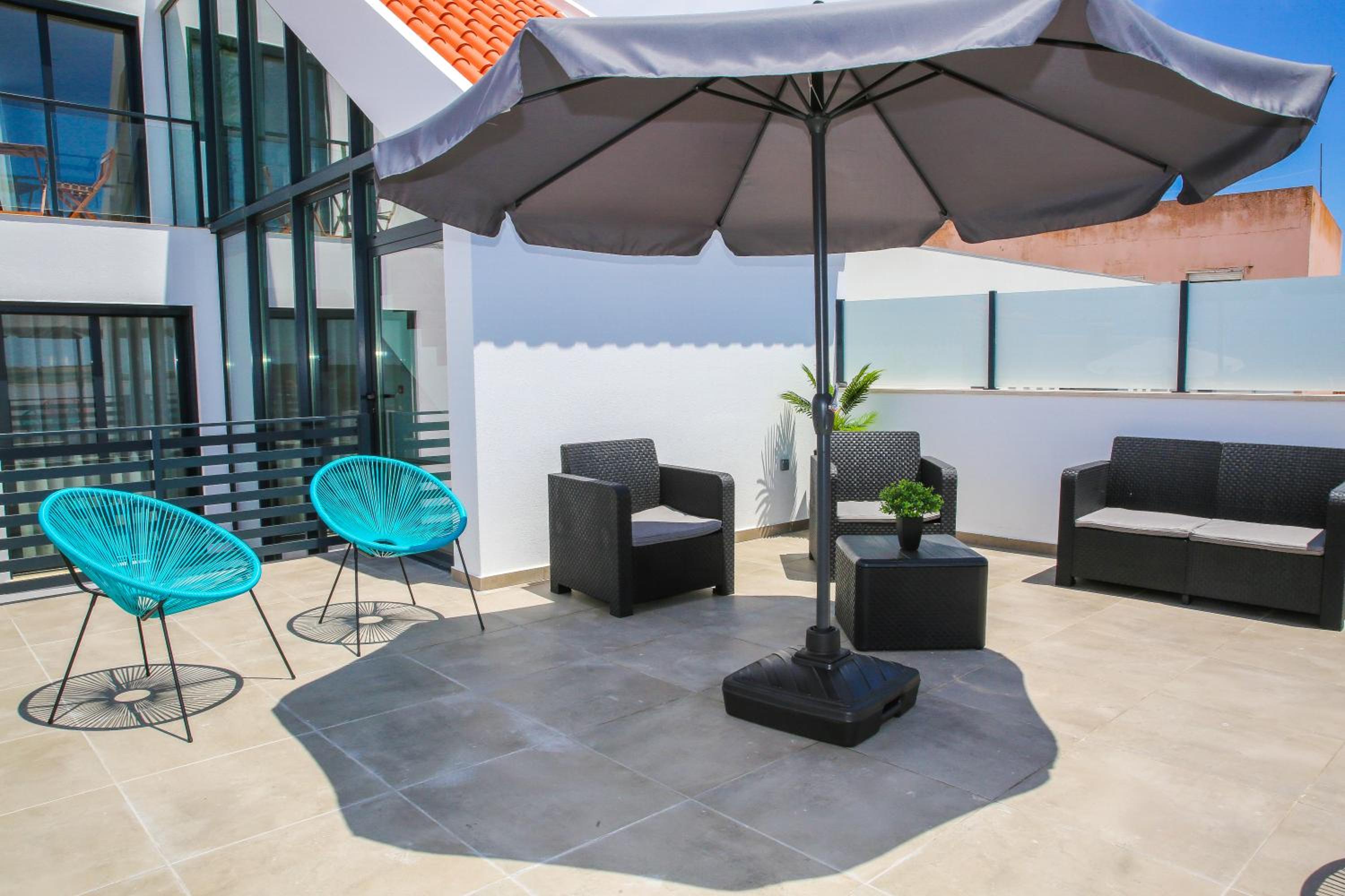King Suite with Balcony - Photo 8