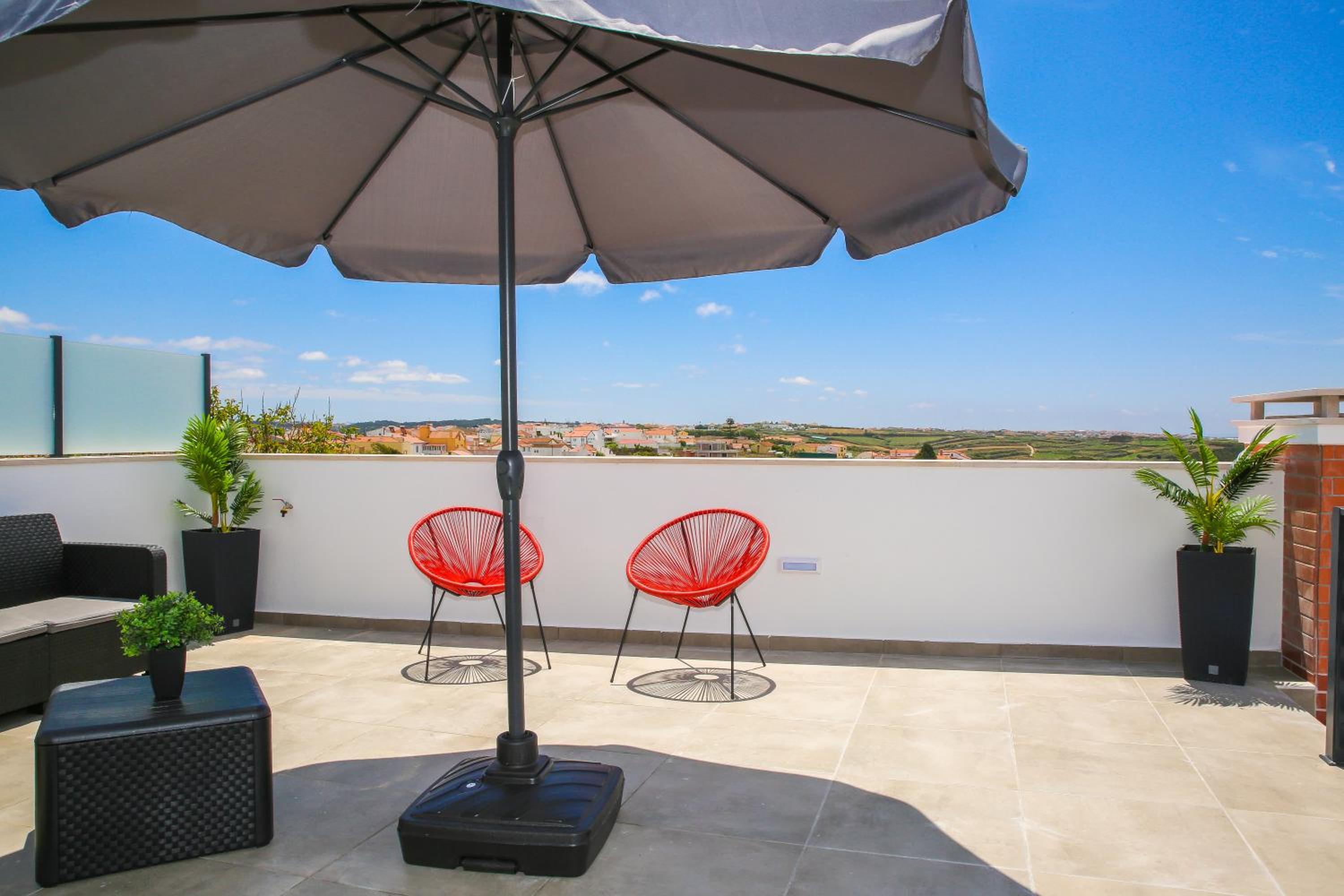 King Suite with Balcony - Photo 7