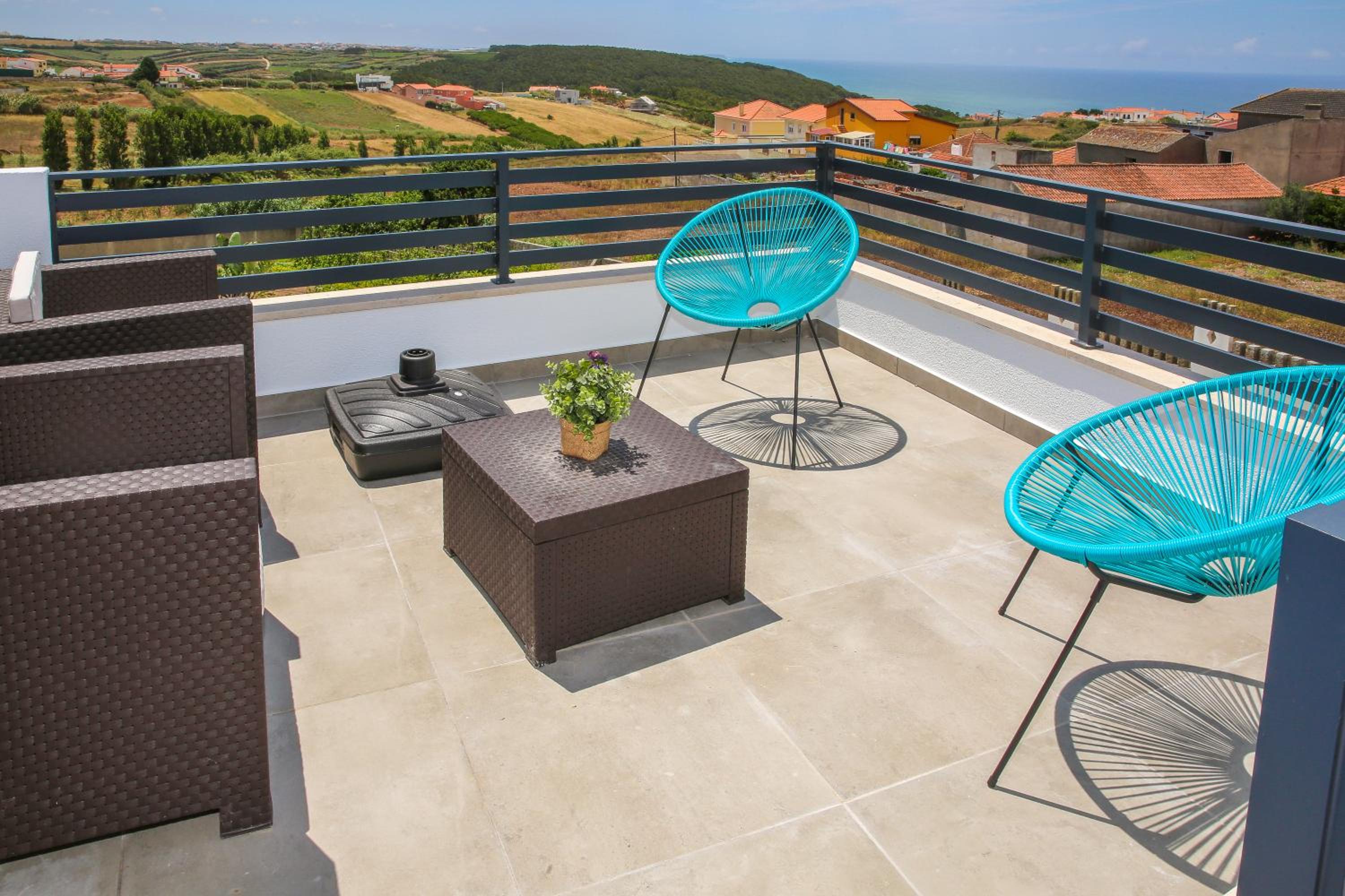 King Suite with Balcony - Photo 39