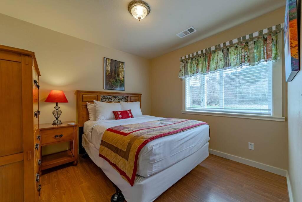 Three-Bedroom House photo 1