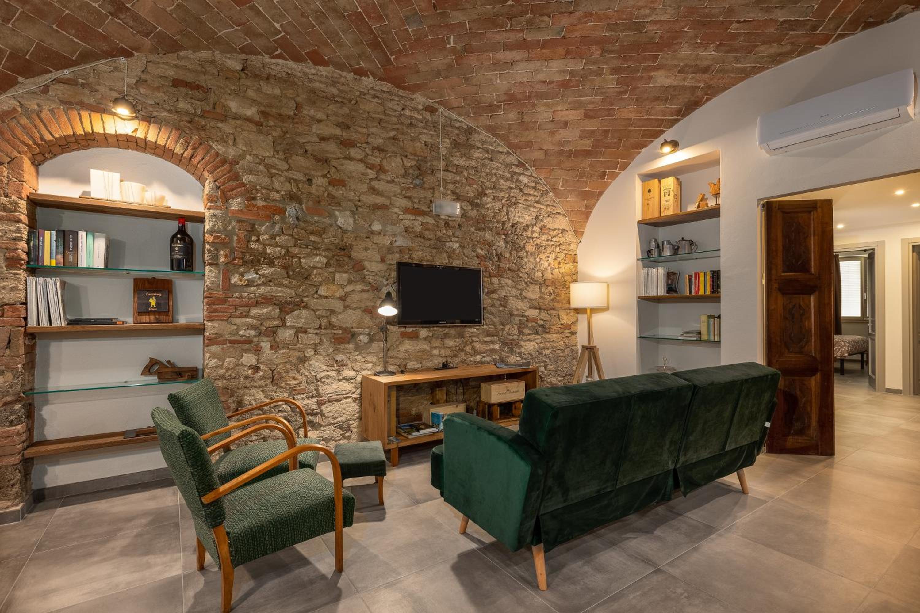 Superior Apartment with City View