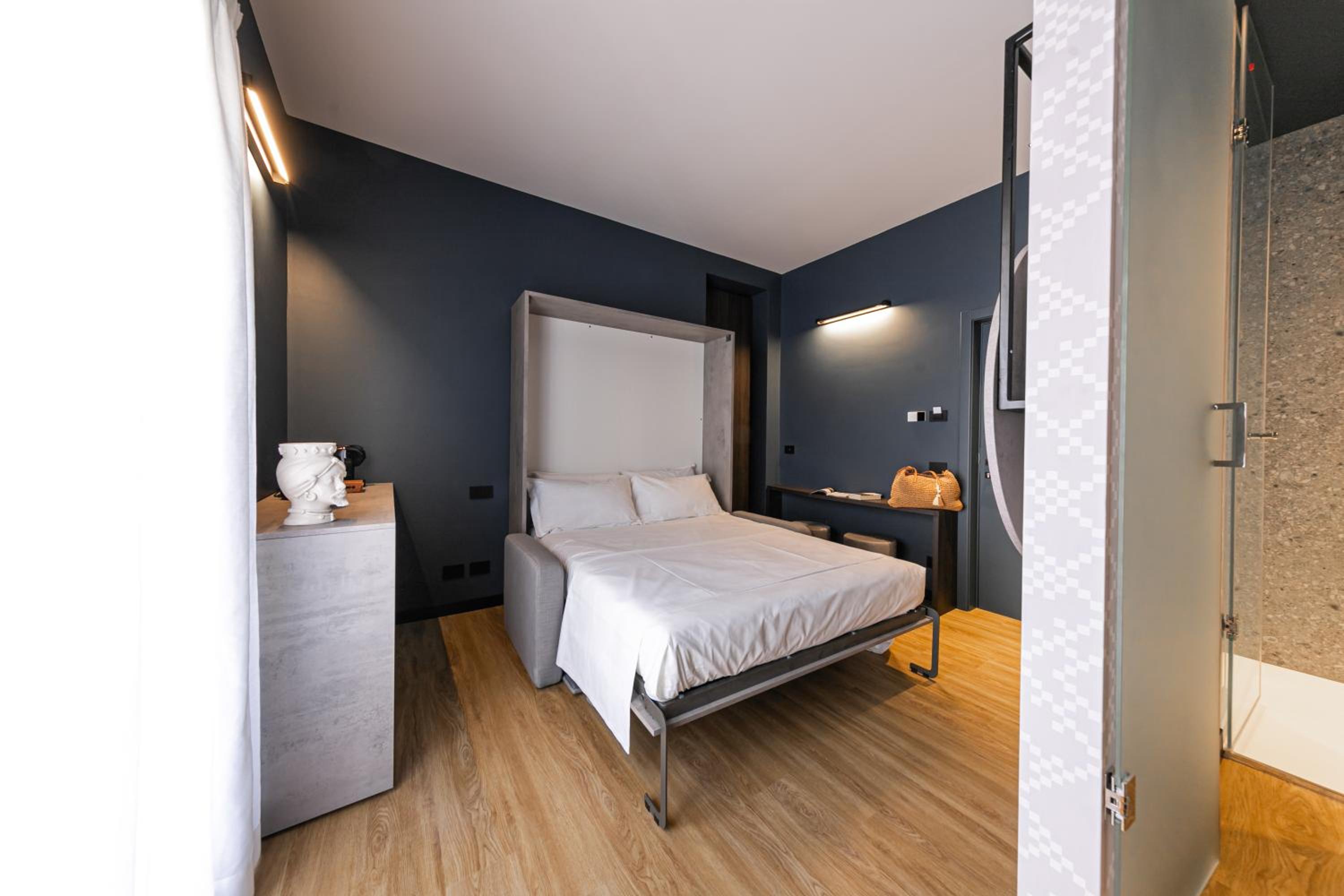 Economy Double Room photo 2