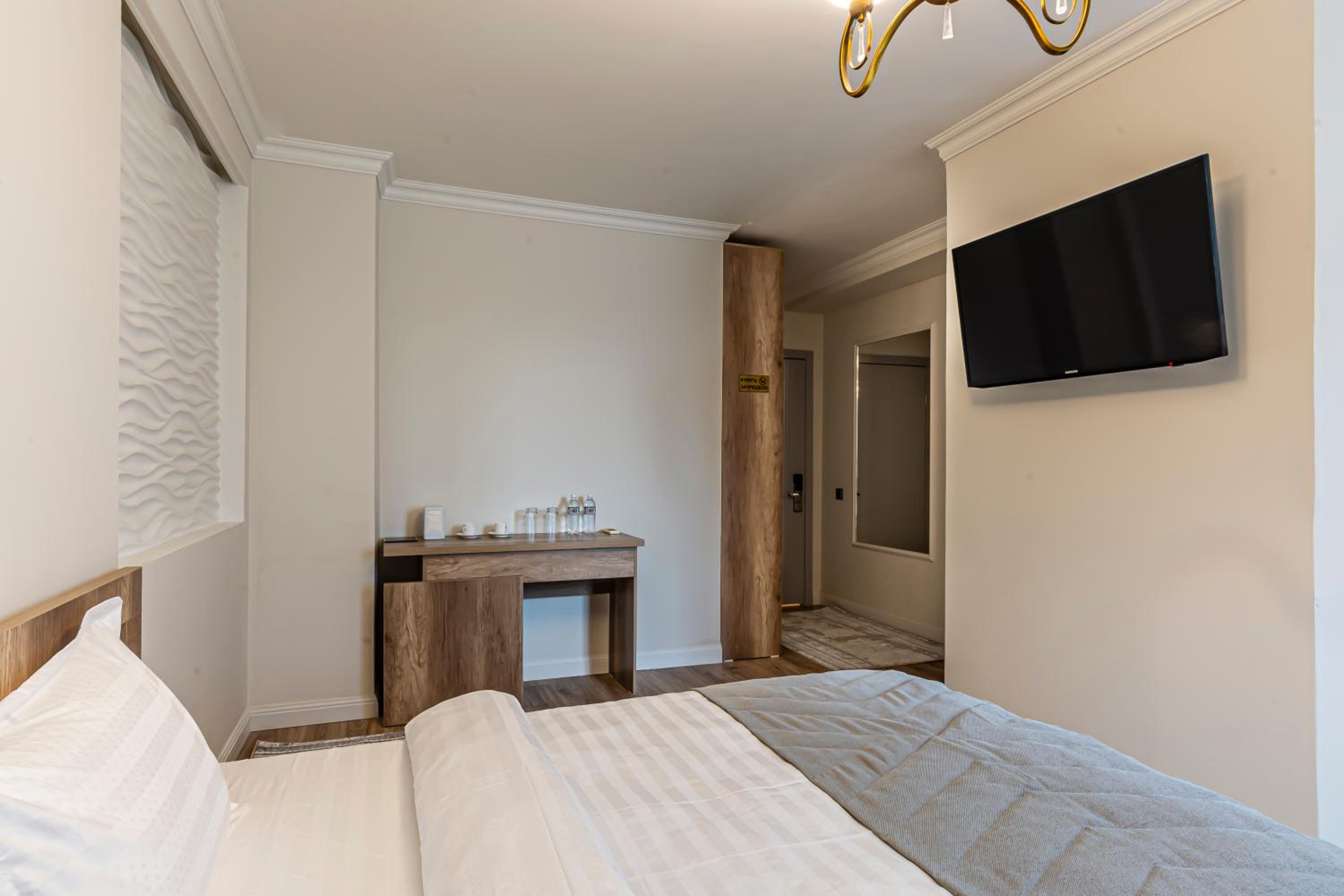 Twin Room with Shower - Photo 23