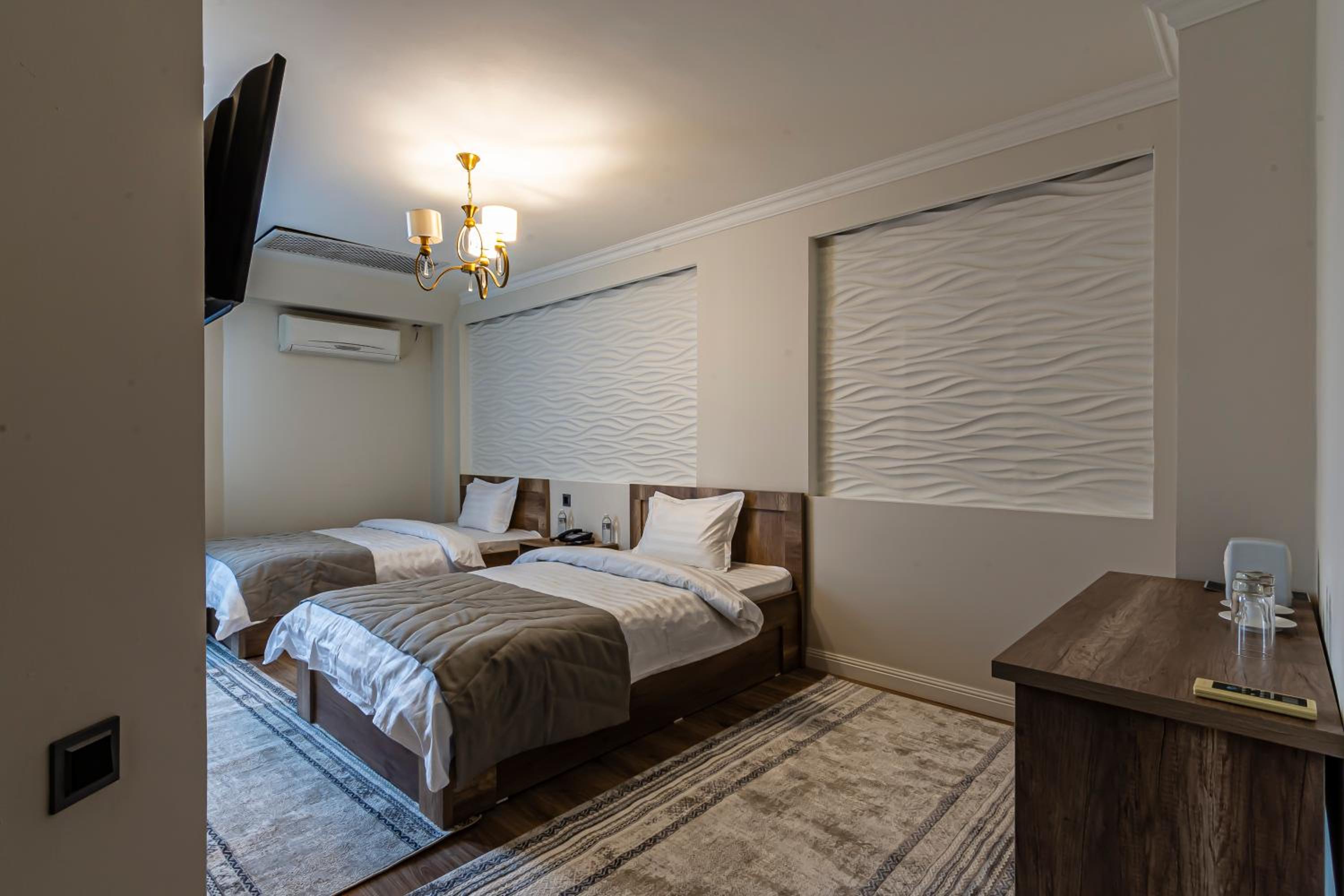 Twin Room with Shower - Photo 15