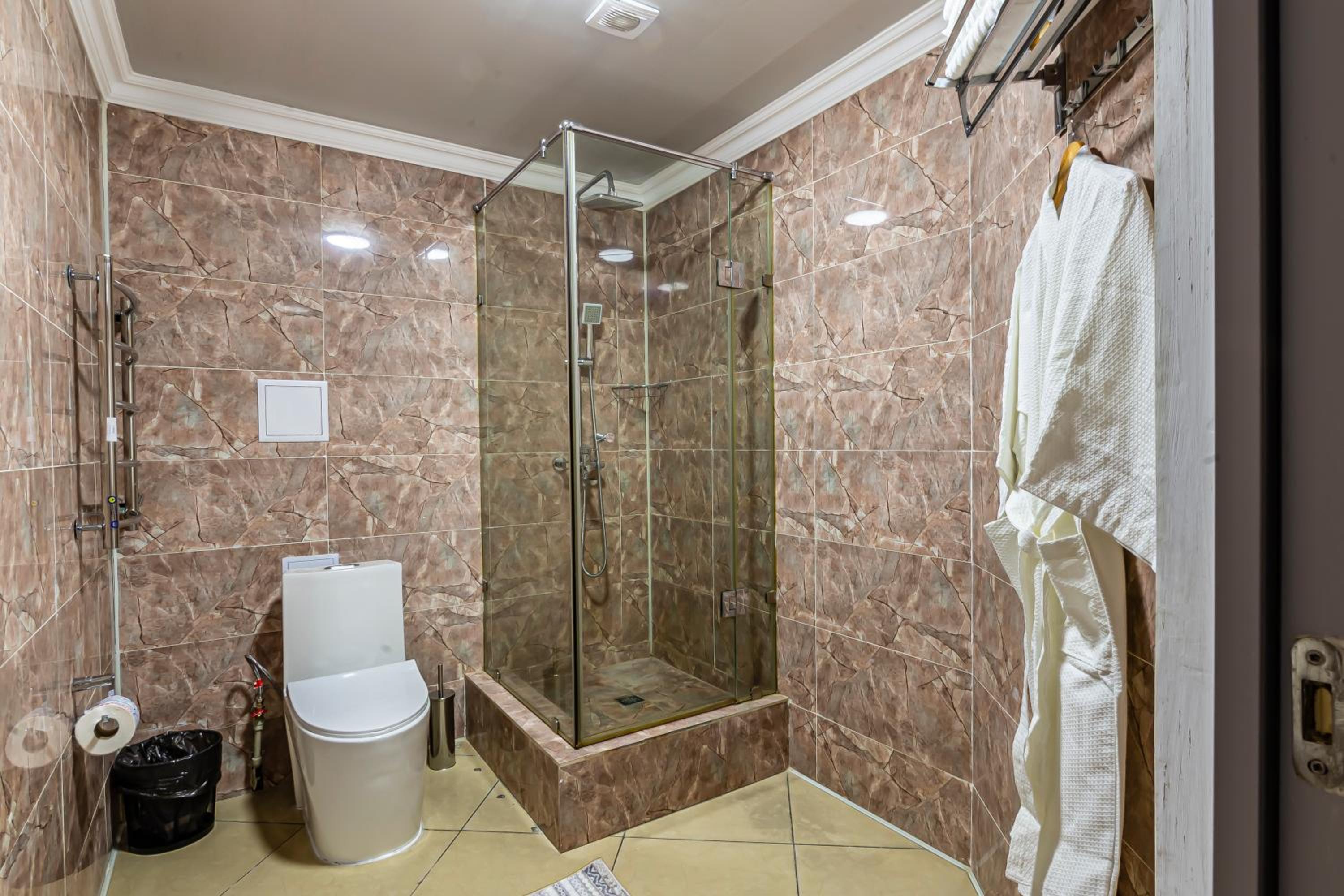 Twin Room with Shower - Photo 17