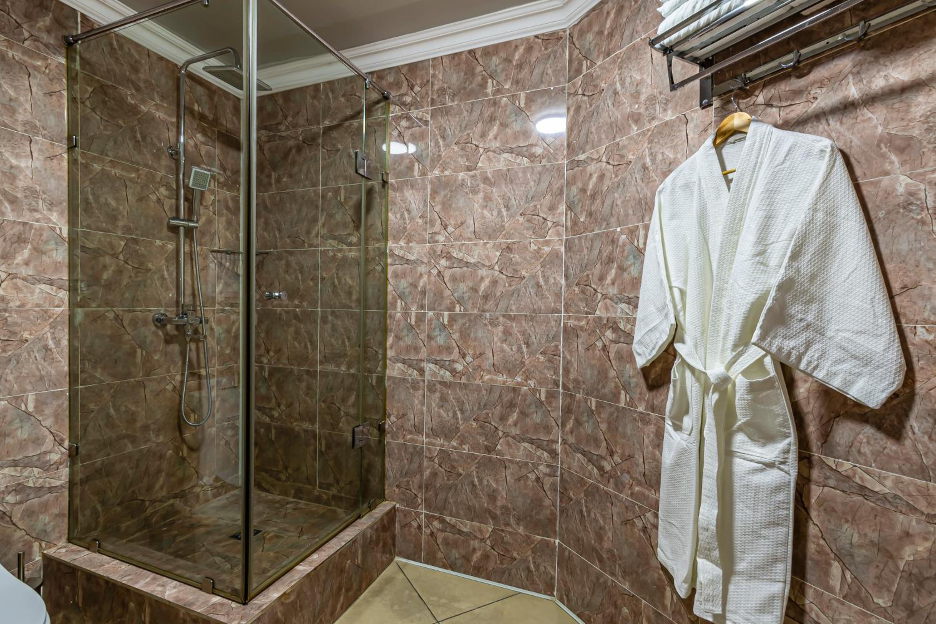 Twin Room with Shower - Photo 21