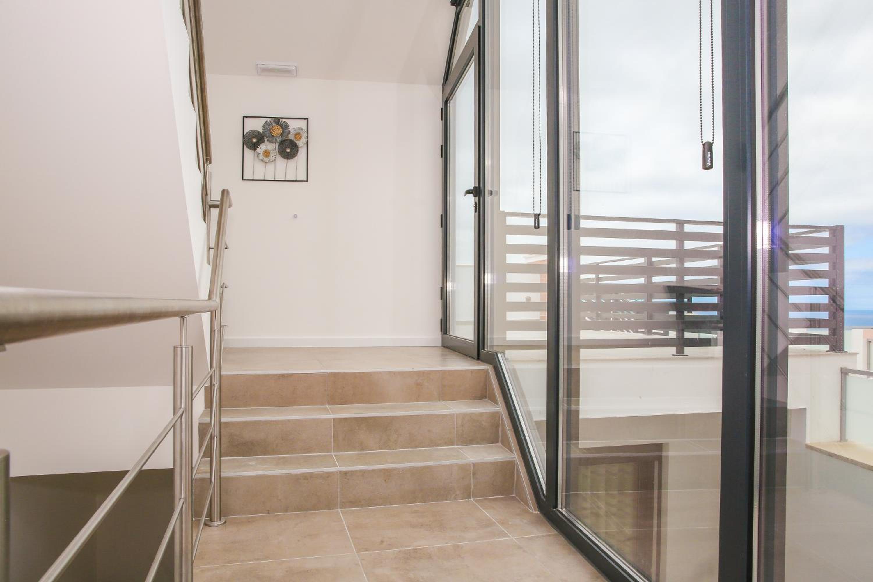 King Suite with Balcony - Photo 36