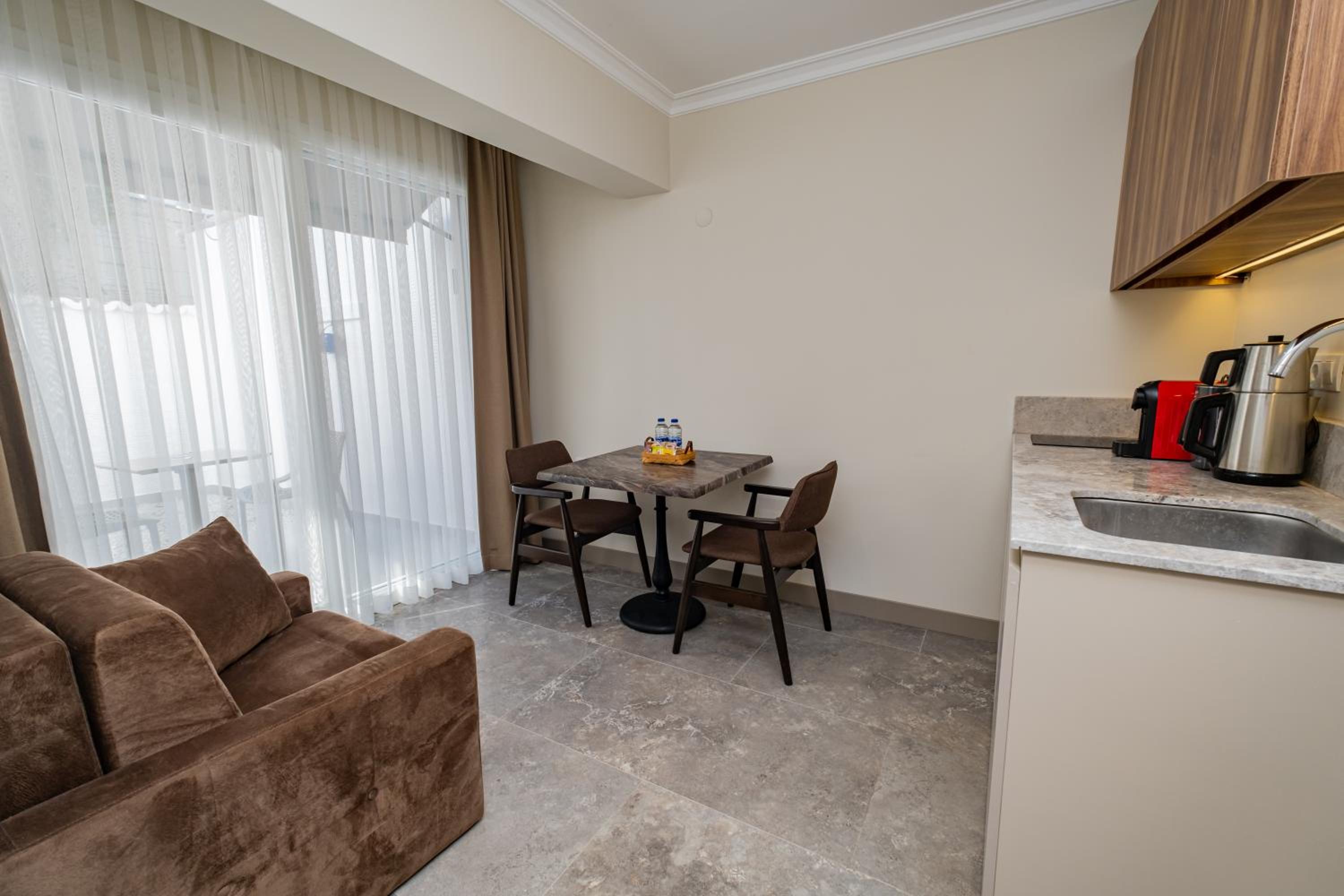 Suite with Garden View photo 2