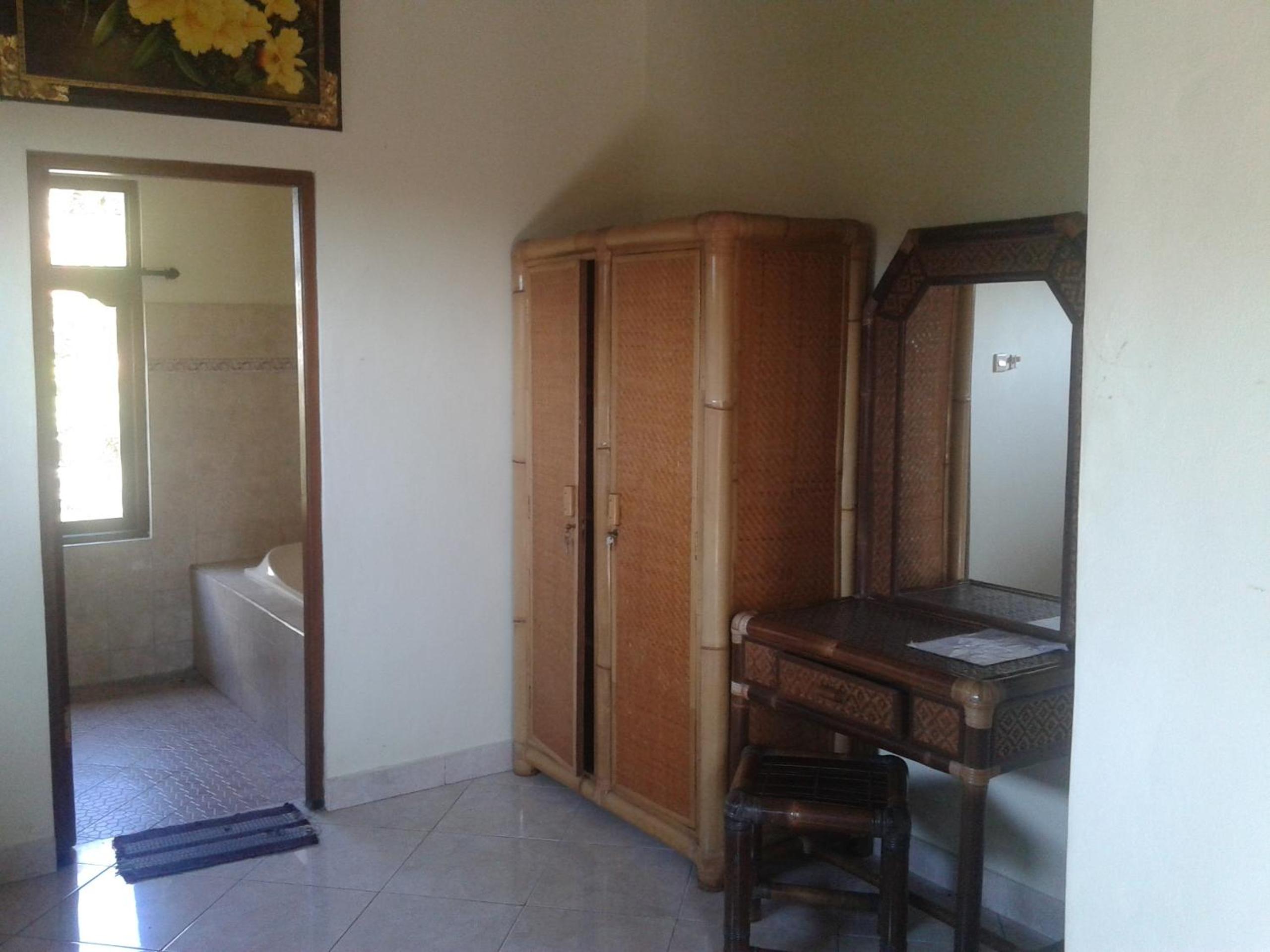 Standard Twin Room - Photo 7
